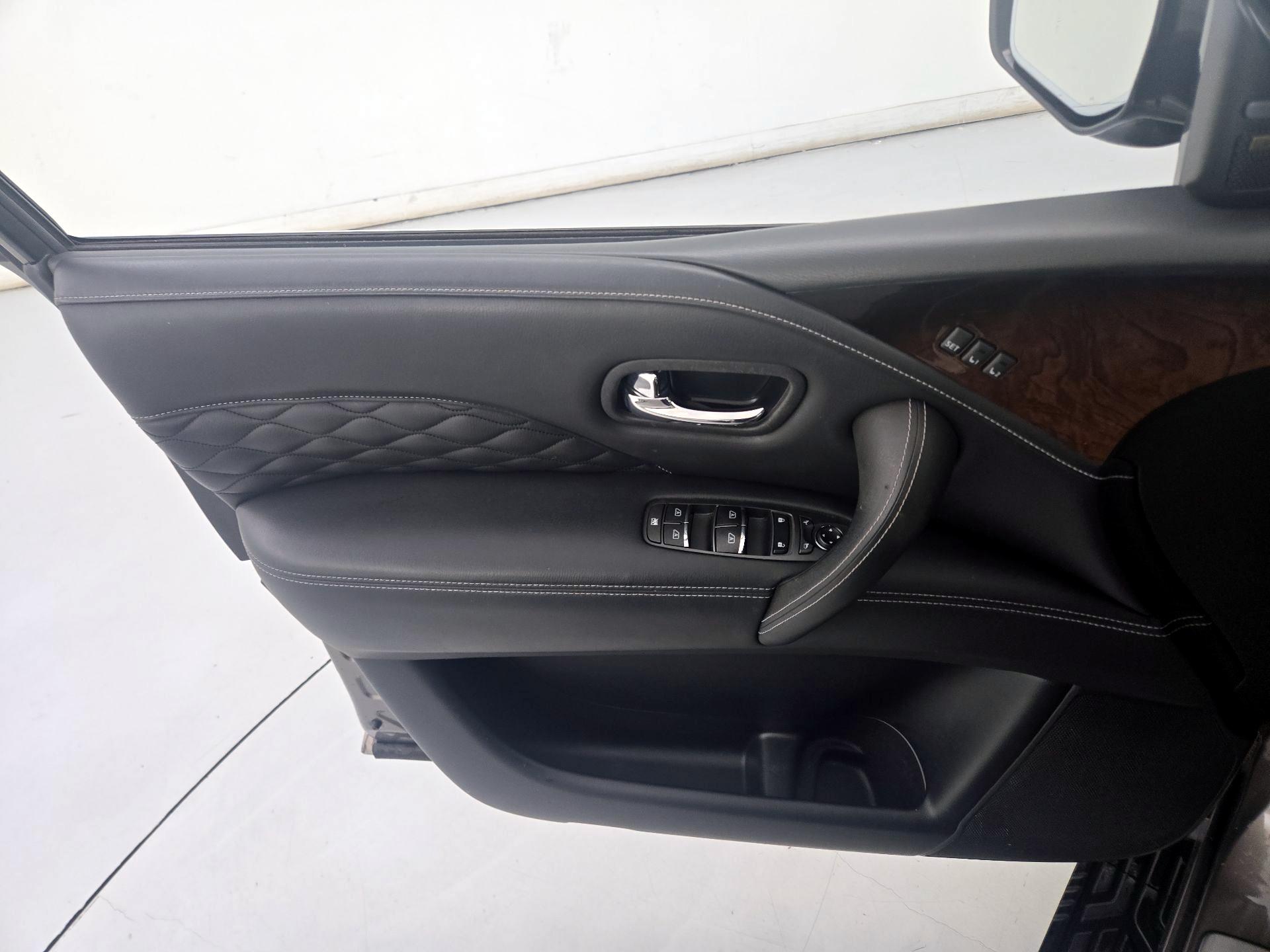 Thumbnail: 2019 INFINITI QX80 - 12