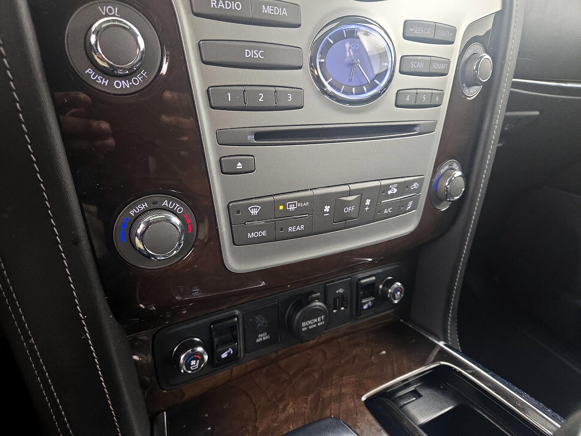 Thumbnail: 2019 INFINITI QX80 - 17