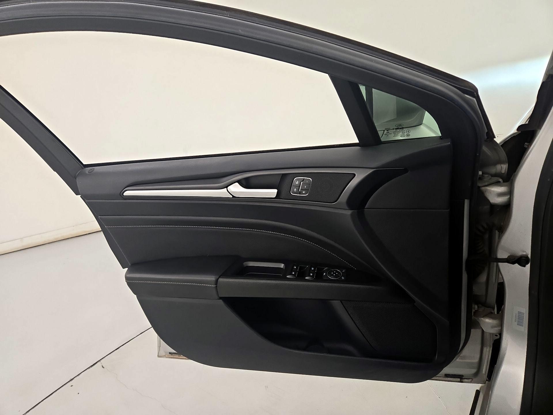 Thumbnail: 2019 Ford Fusion - 12