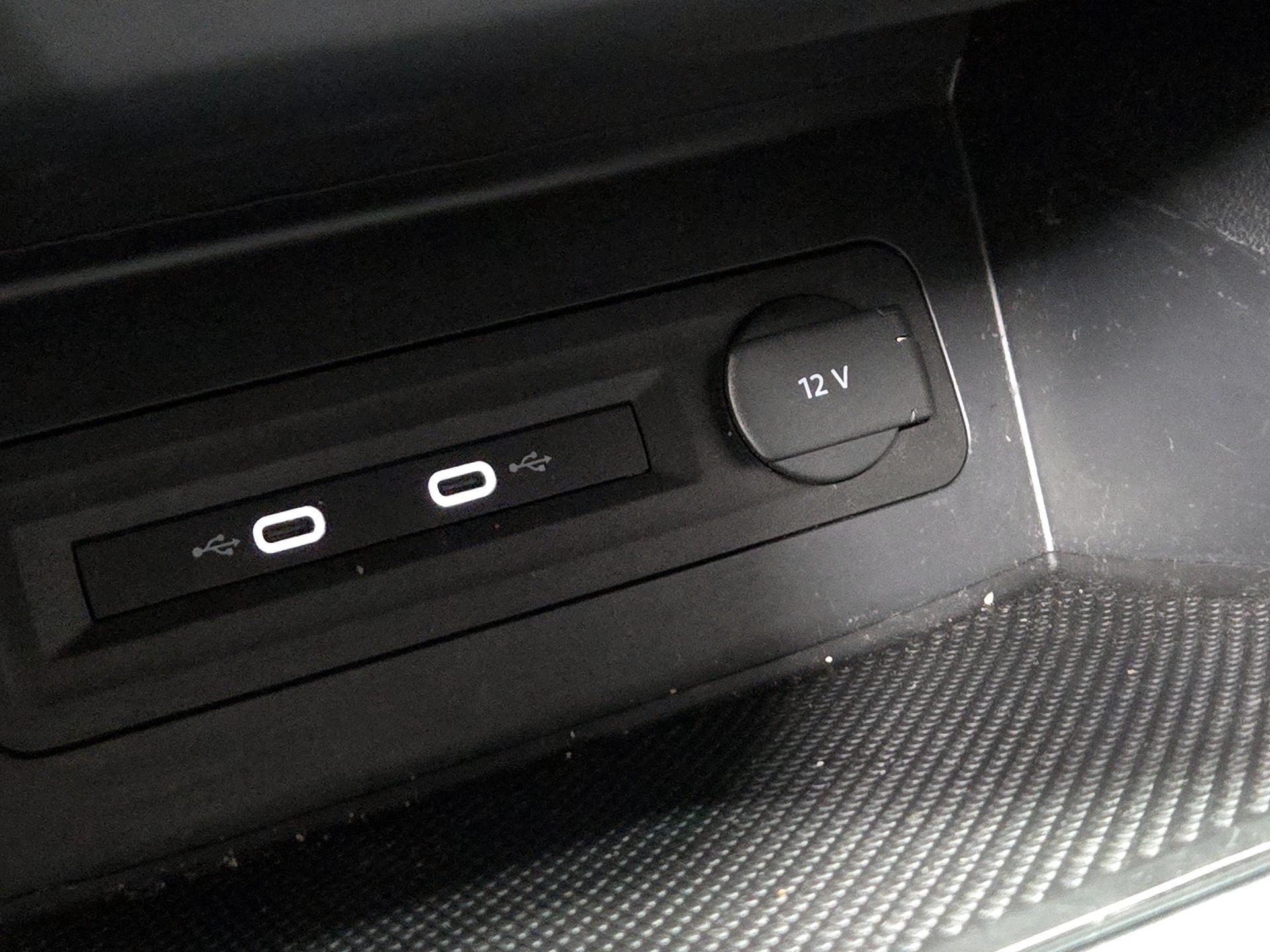 Thumbnail: 2022 Volkswagen Atlas - 18