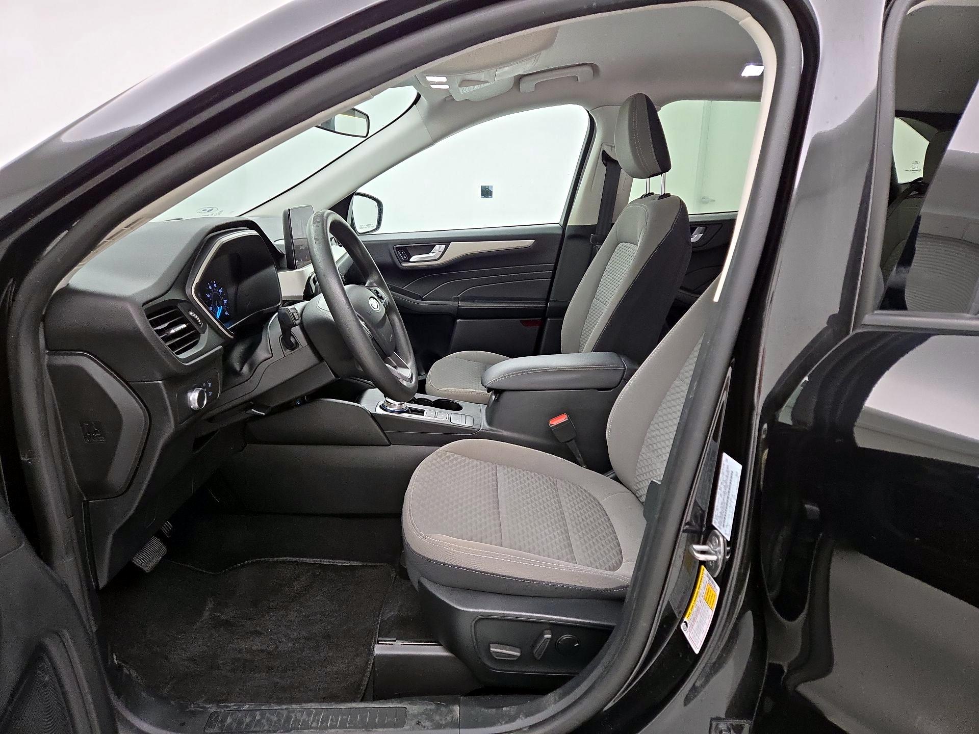 Thumbnail: 2021 Ford Escape - 11