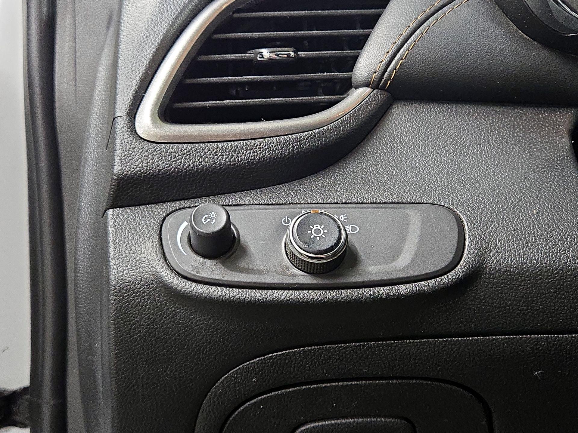 Thumbnail: 2021 Chevrolet Trax - 13