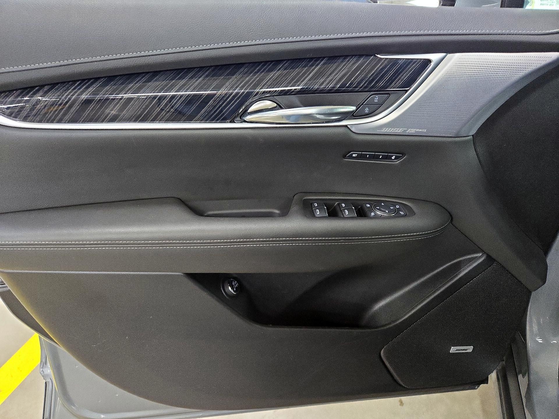 Thumbnail: 2025 Cadillac XT6 - 12