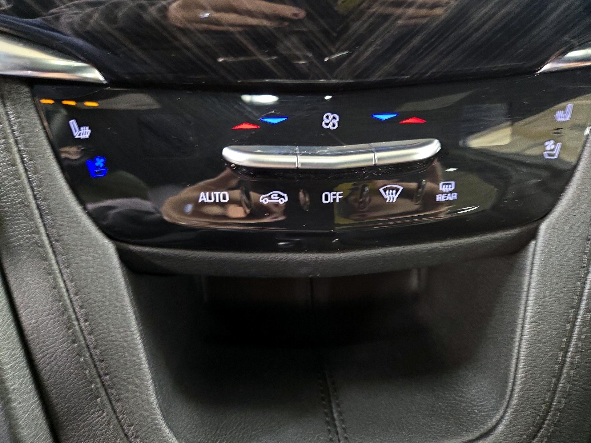 Thumbnail: 2025 Cadillac XT6 - 15