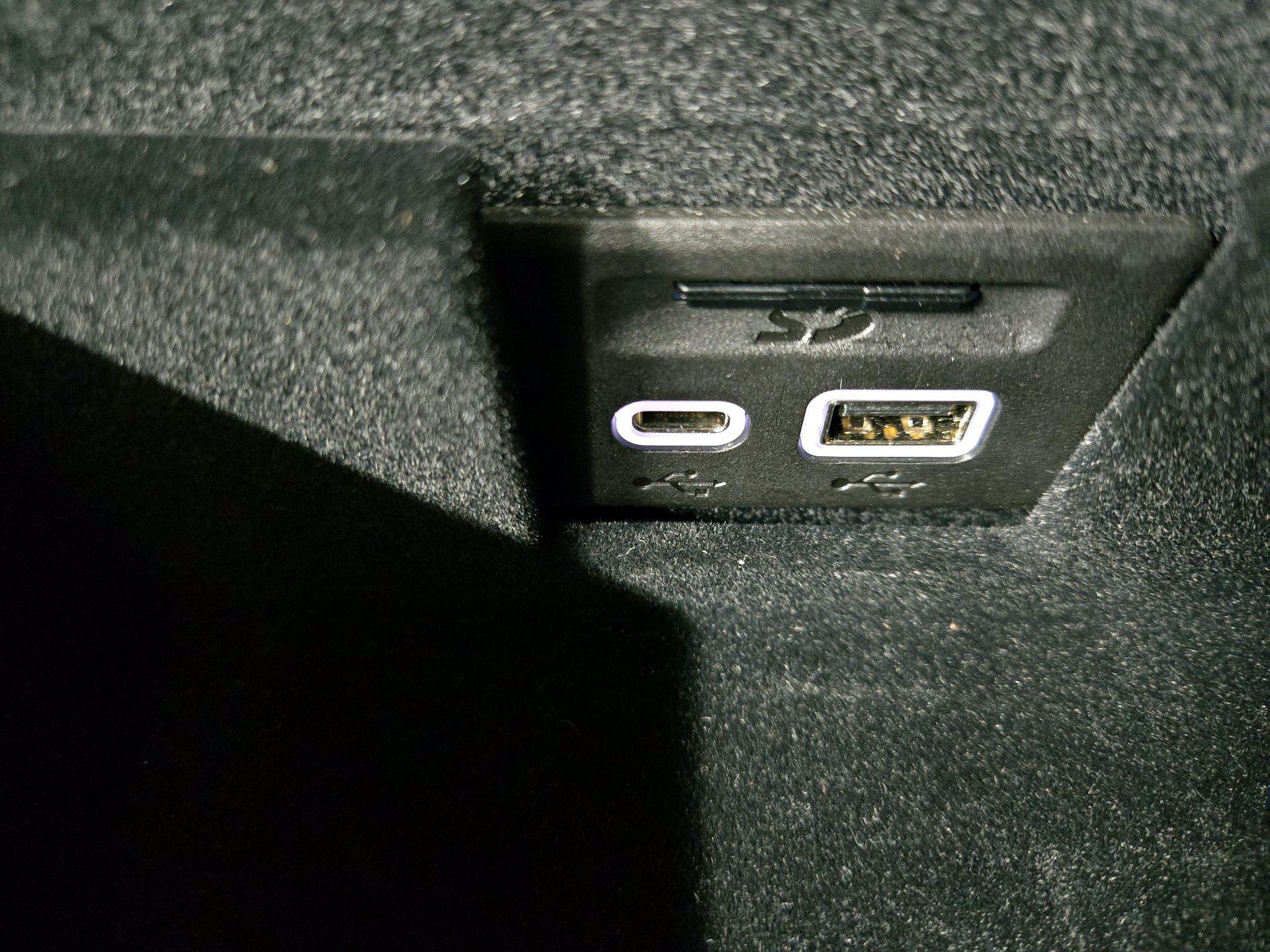 Thumbnail: 2025 Cadillac XT6 - 17