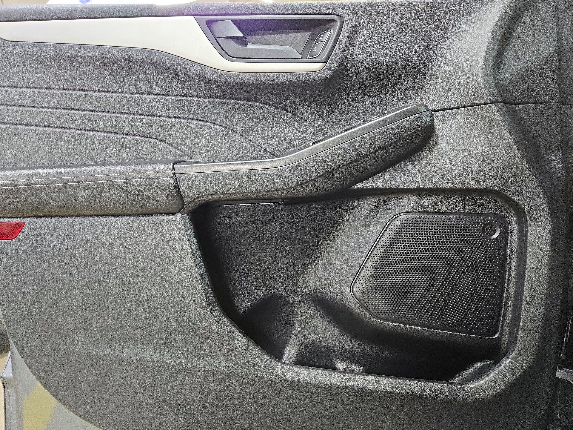 Thumbnail: 2022 Ford Escape - 12