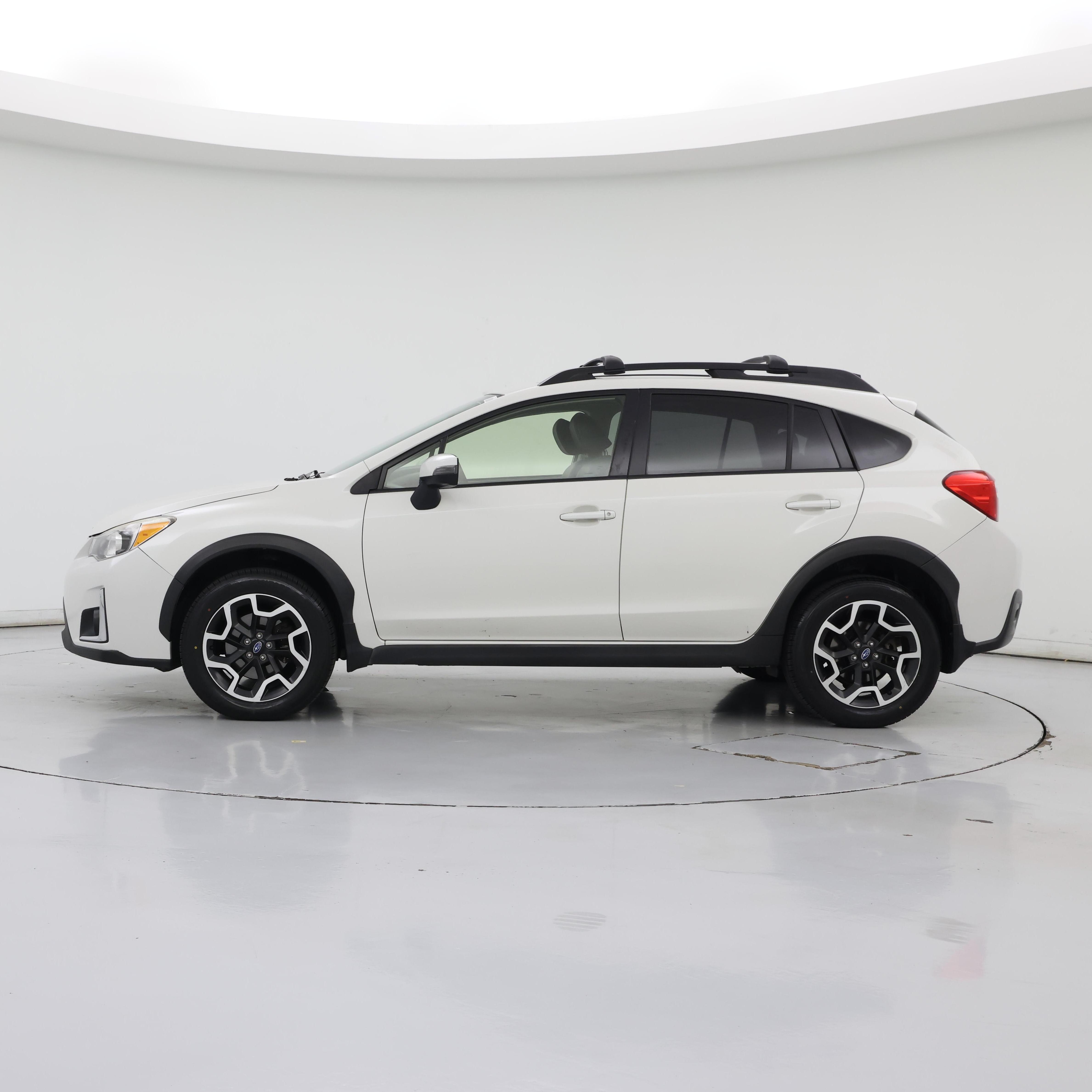 Thumbnail: 2016 Subaru XV Crosstrek - 3