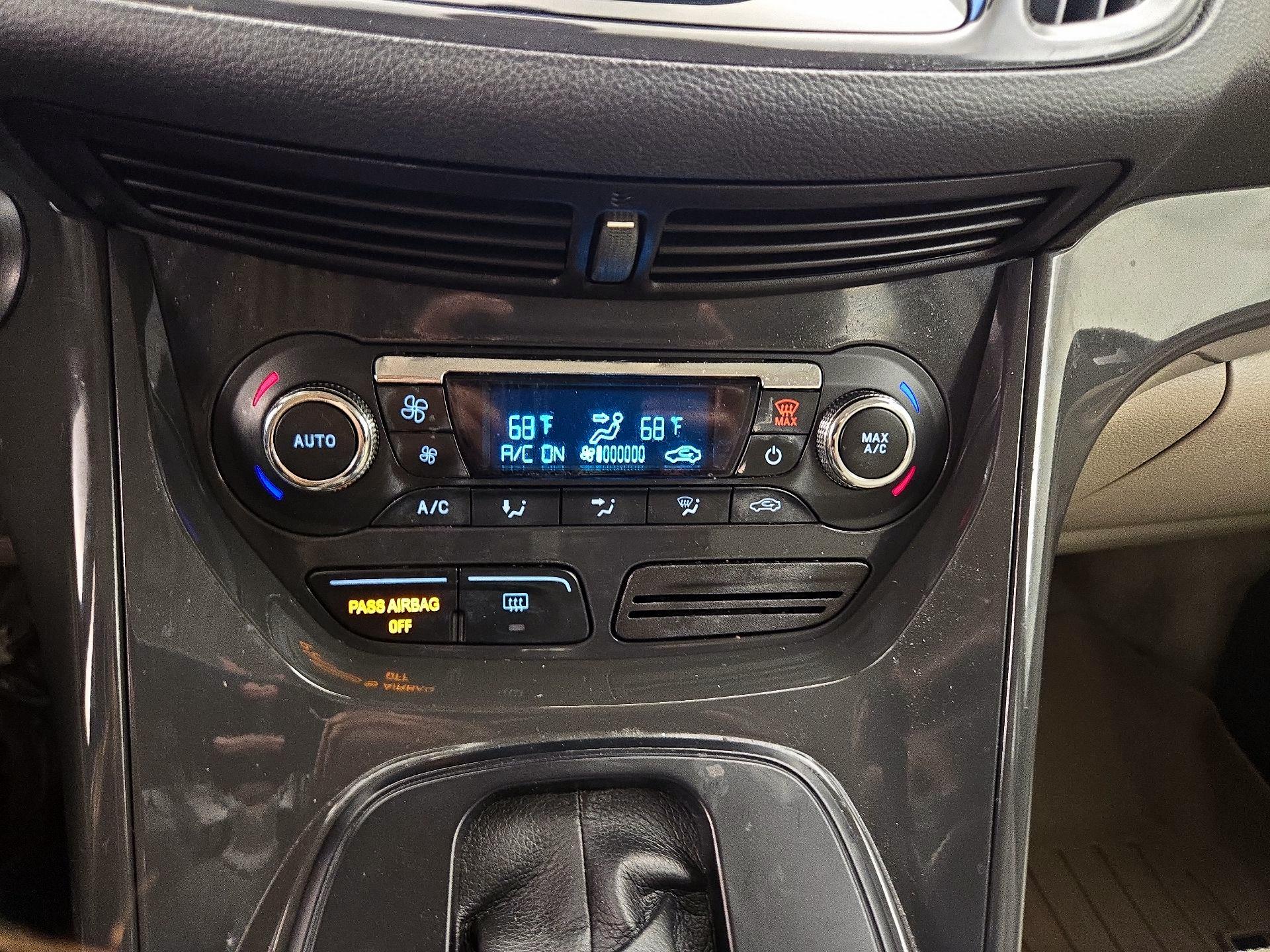 Thumbnail: 2016 Ford Escape - 17