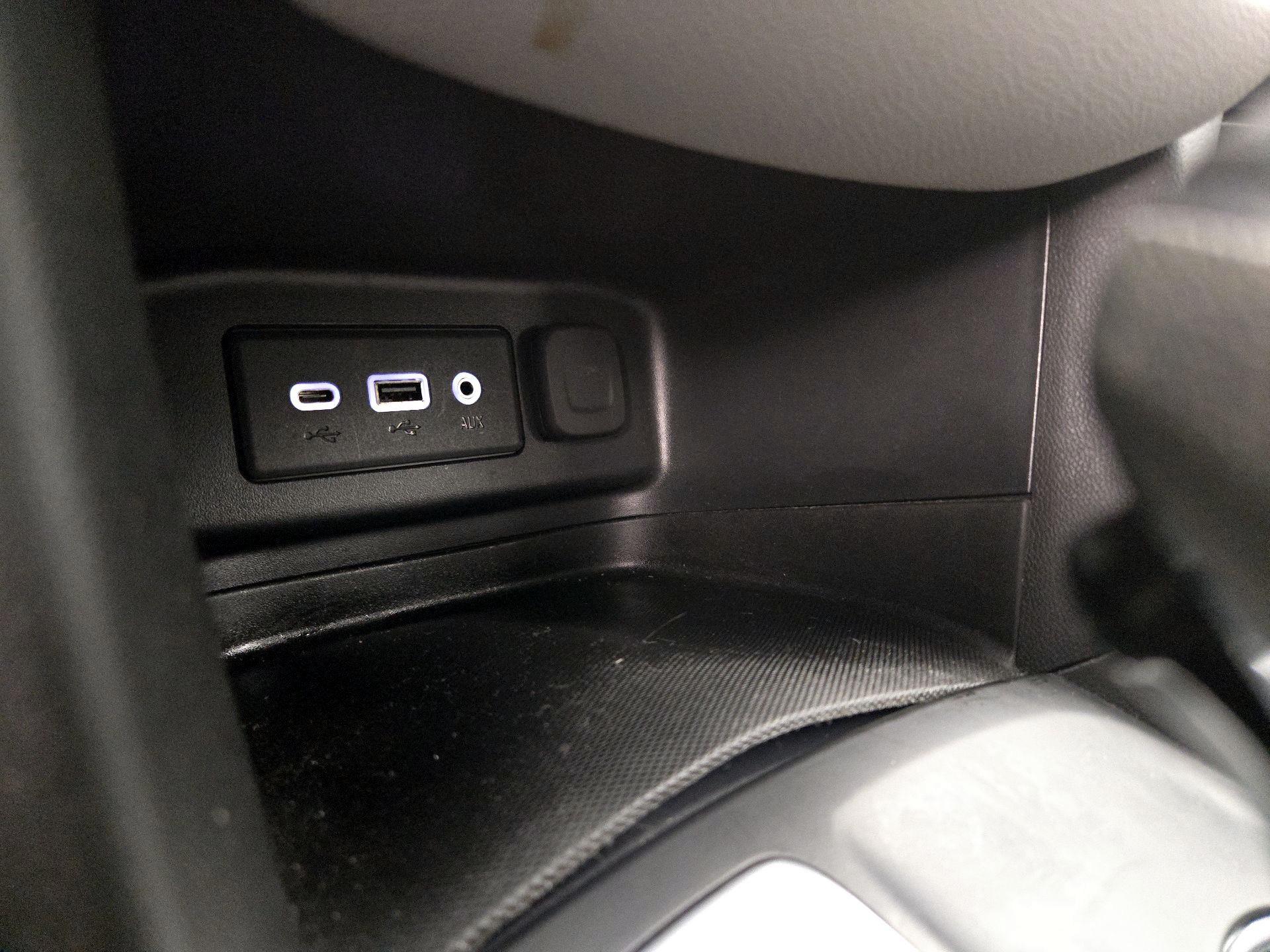 Thumbnail: 2020 Chevrolet Equinox - 18