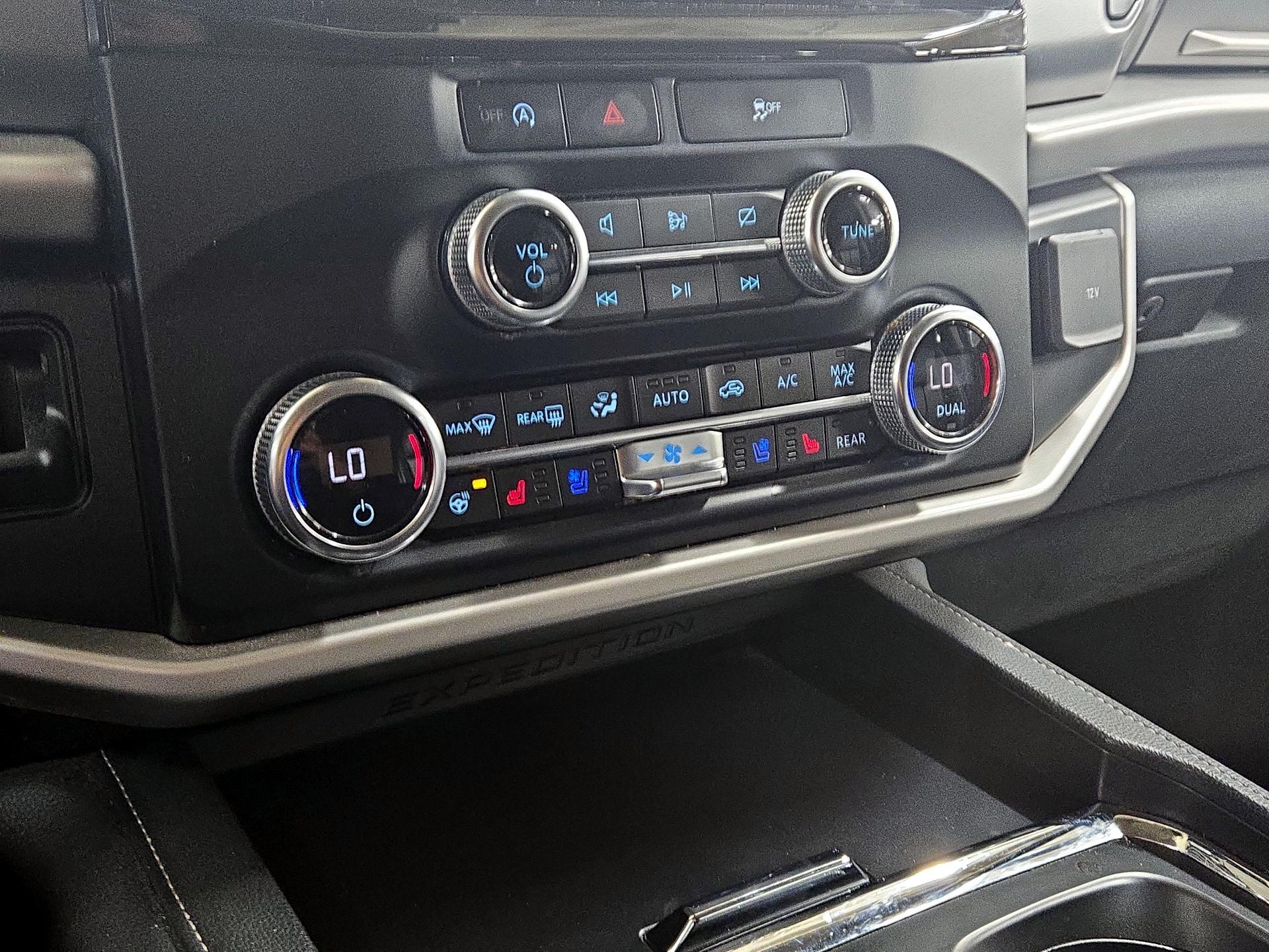 Thumbnail: 2024 Ford Expedition MAX - 17