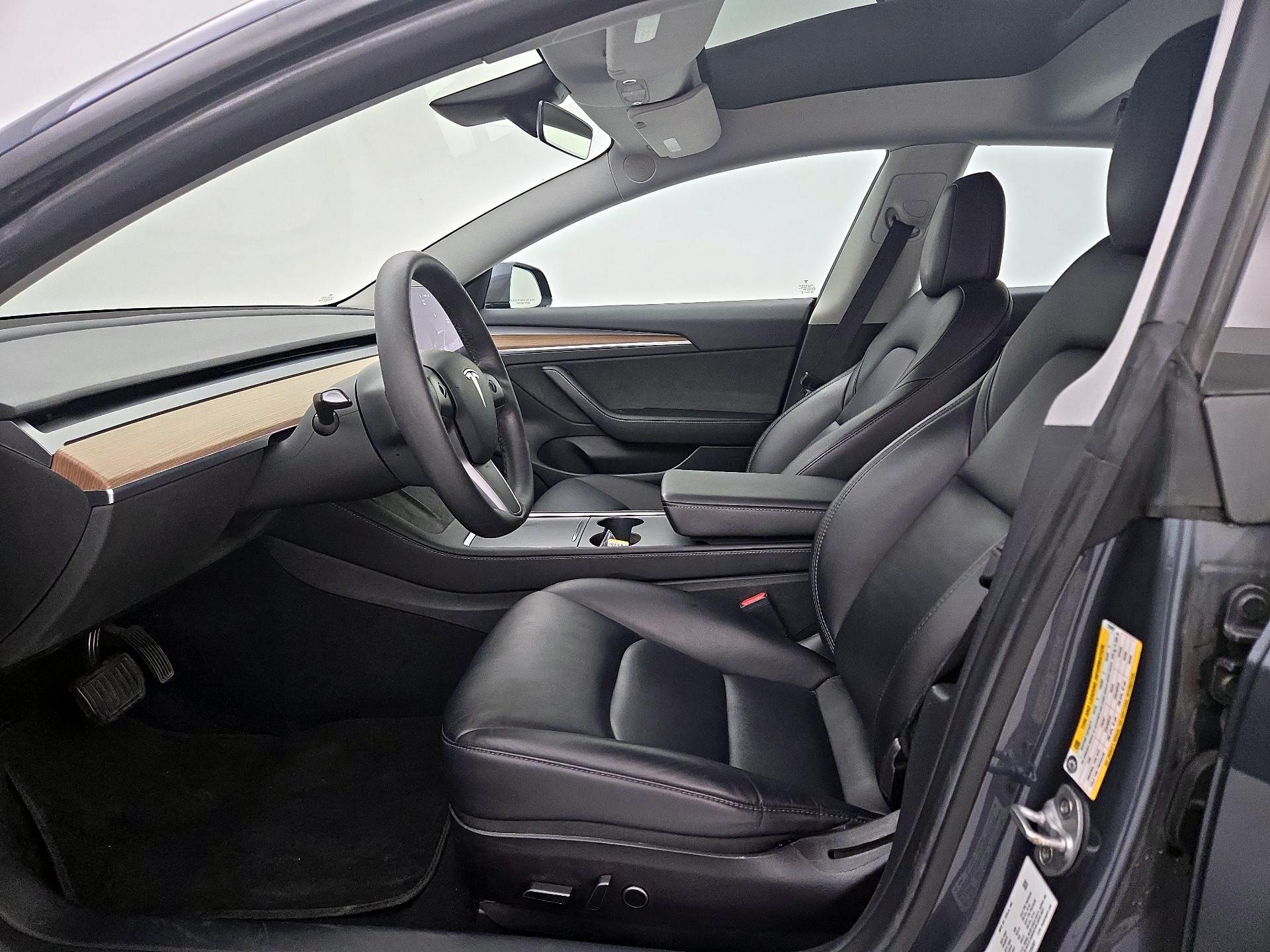 Thumbnail: 2022 Tesla Model 3 - 11