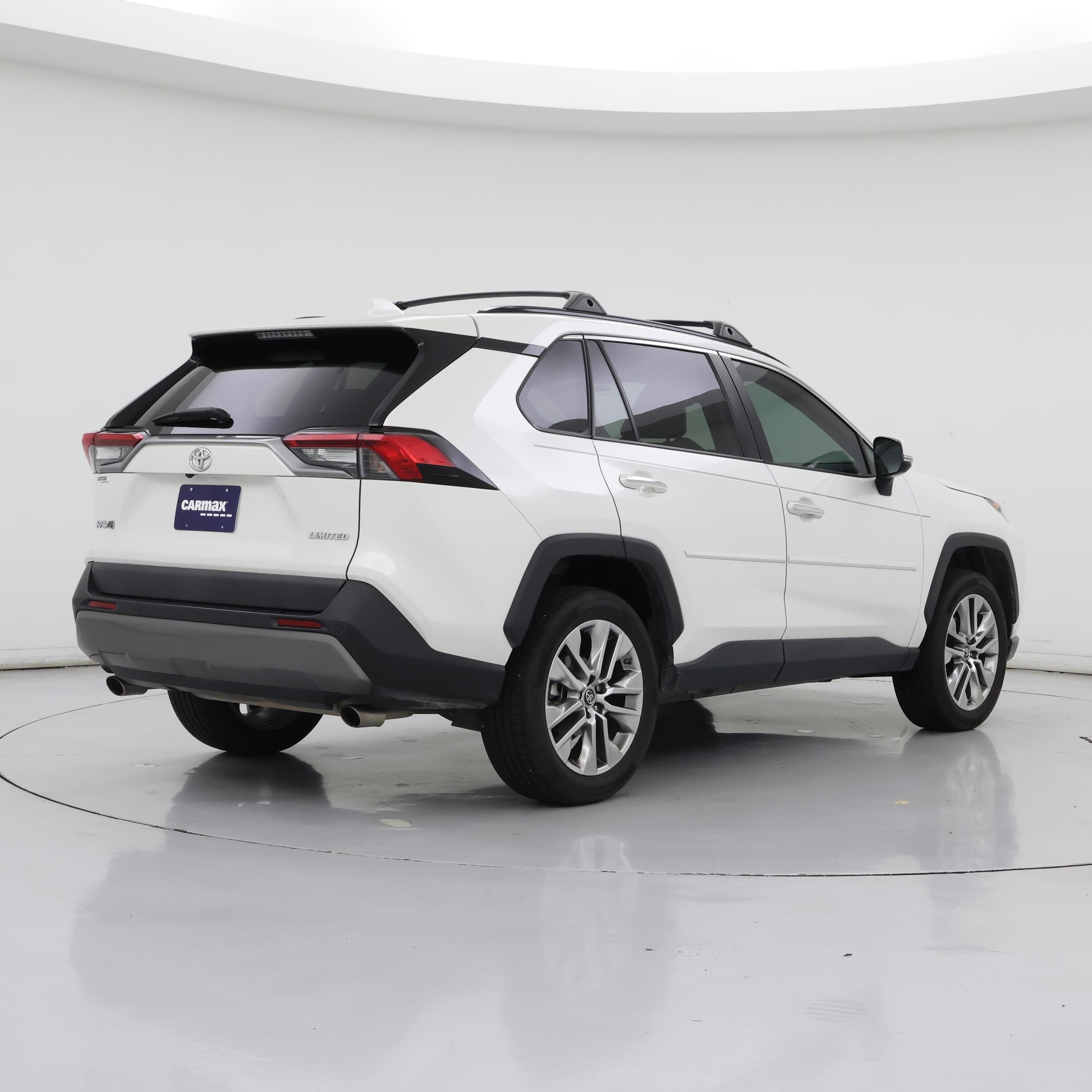 Thumbnail: 2019 Toyota RAV4 - 8
