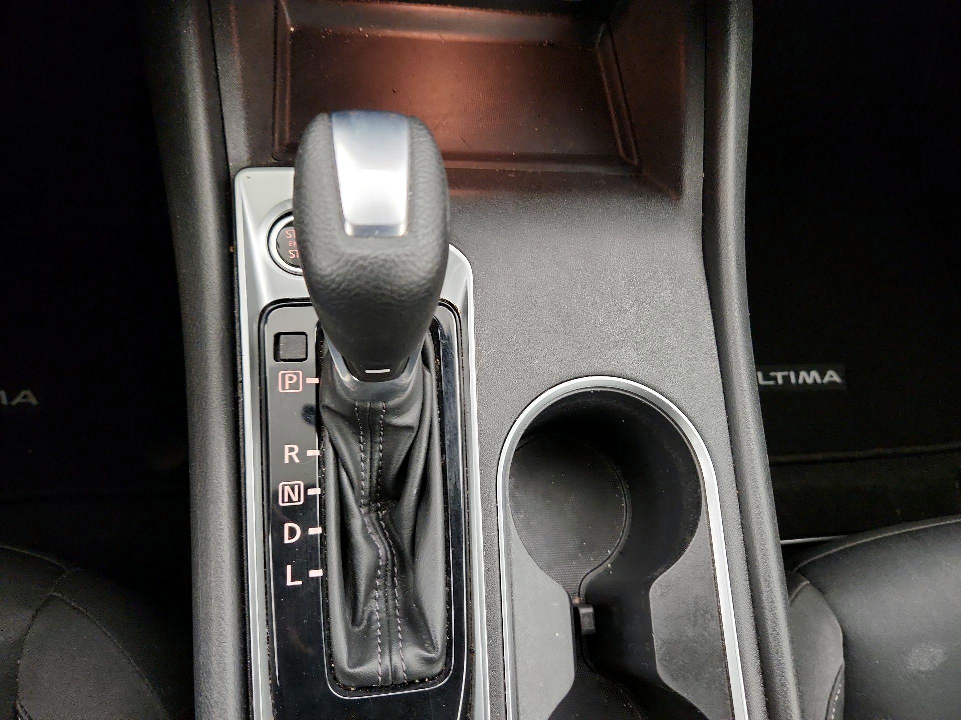 Thumbnail: 2022 Nissan Altima - 17