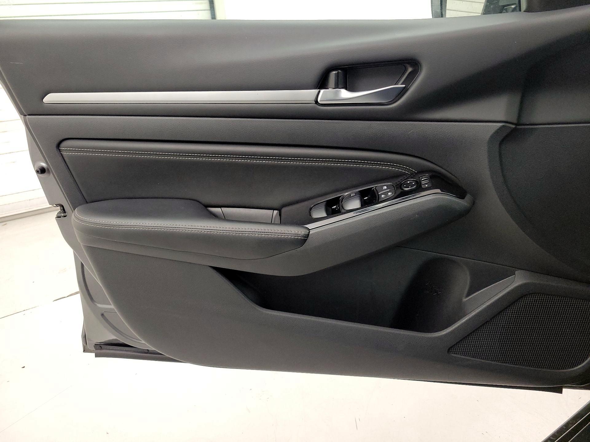 Thumbnail: 2023 Nissan Altima - 12