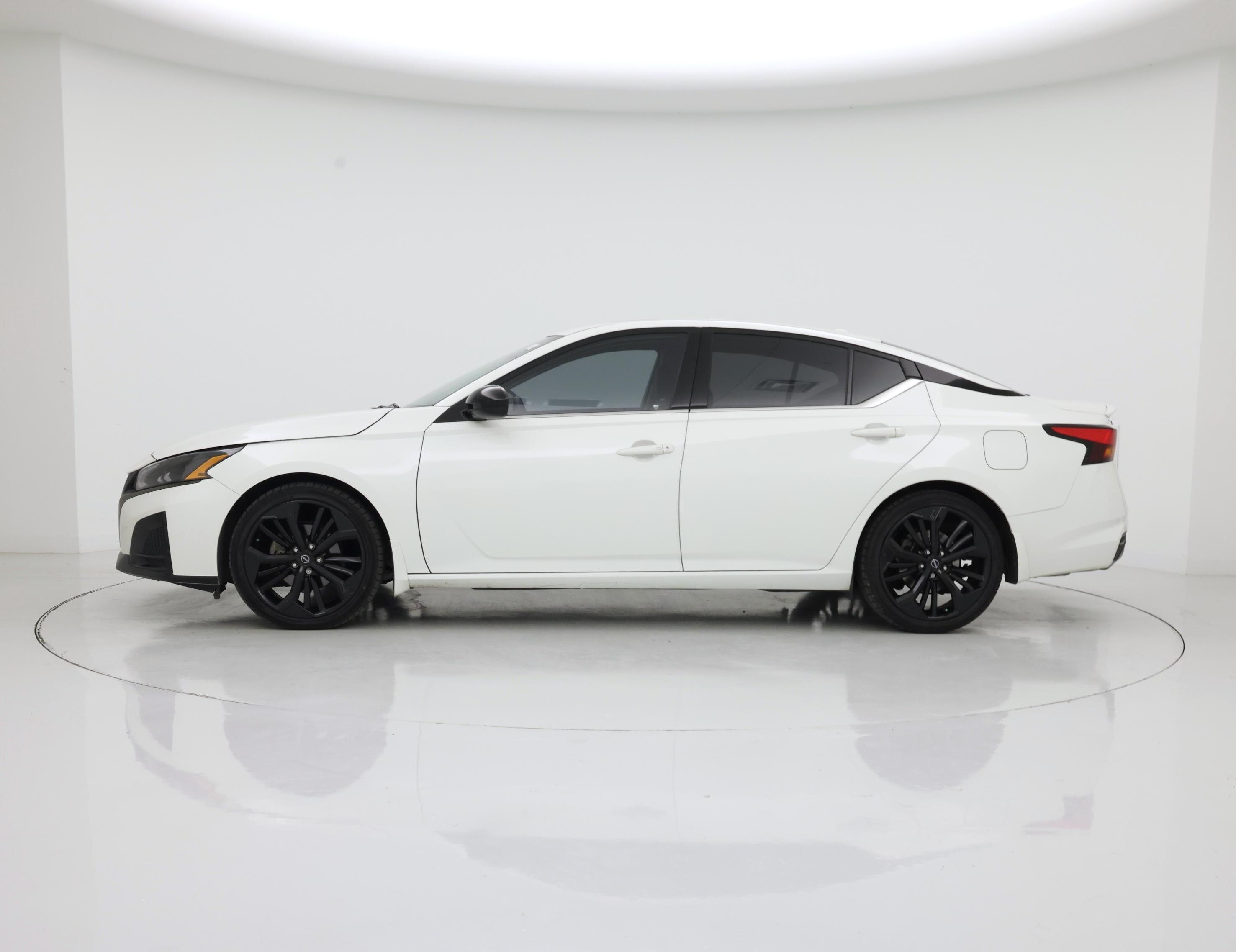 Thumbnail: 2023 Nissan Altima - 3