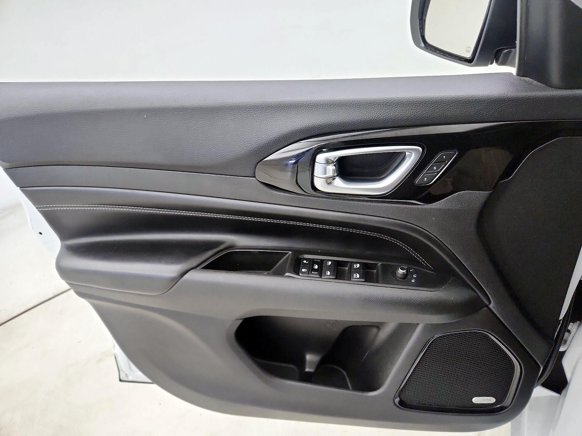 Thumbnail: 2022 Jeep Compass - 12