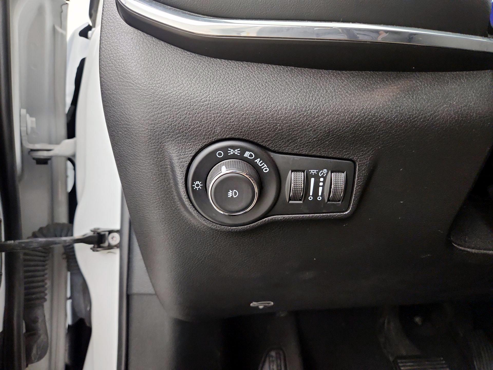 Thumbnail: 2022 Jeep Compass - 13