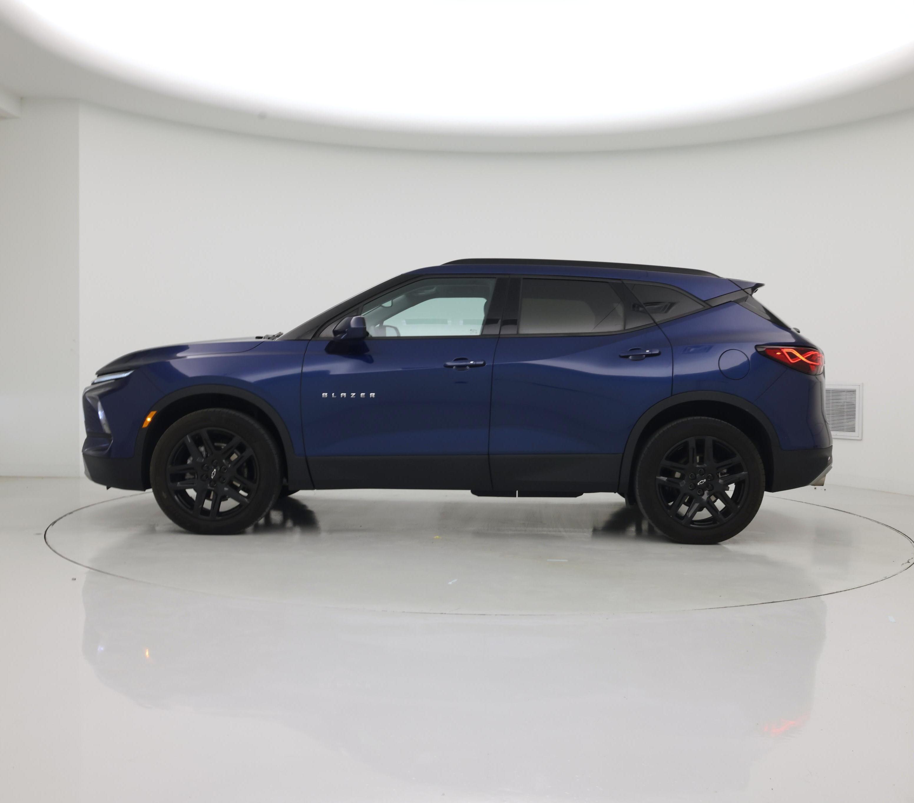 Thumbnail: 2023 Chevrolet Blazer - 3