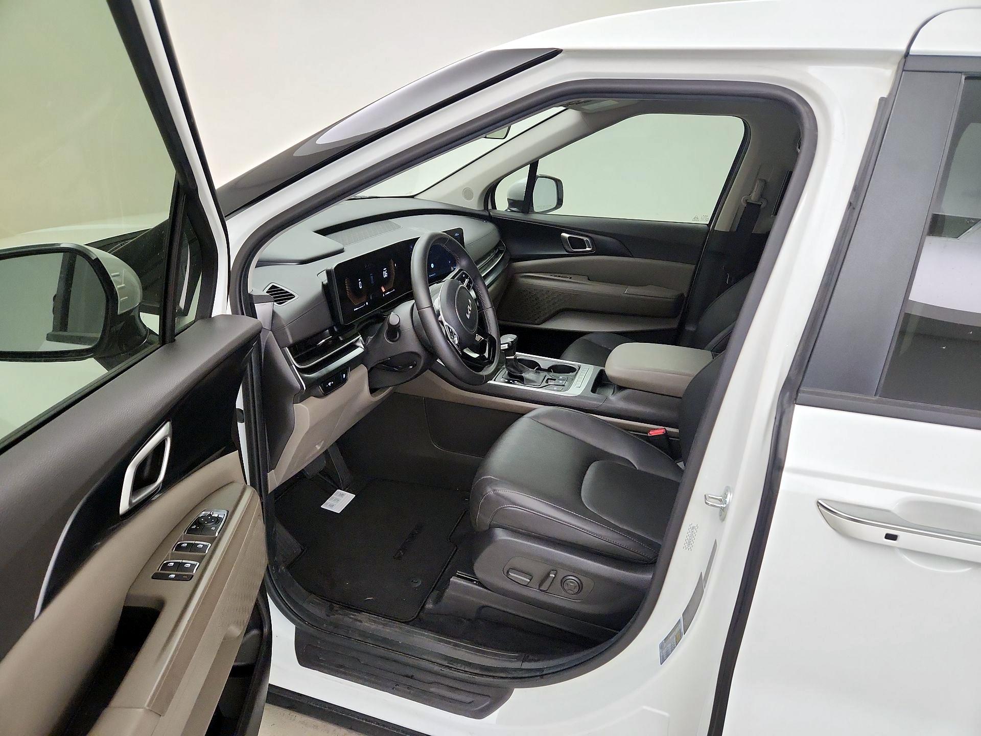 Thumbnail: 2025 Kia Carnival - 11