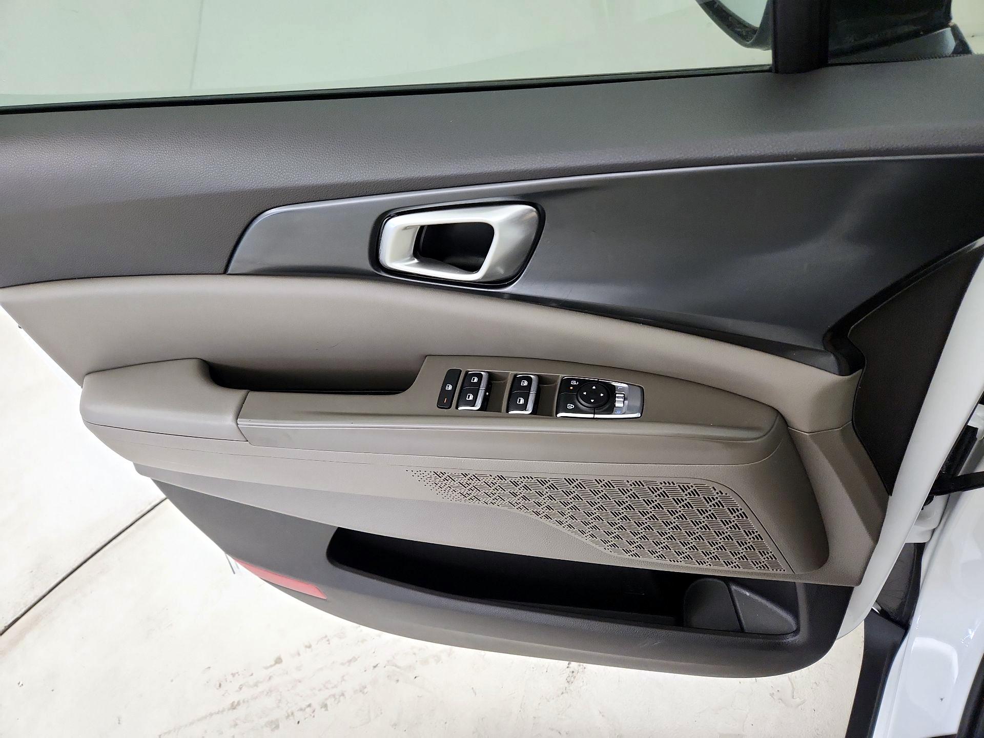 Thumbnail: 2025 Kia Carnival - 12