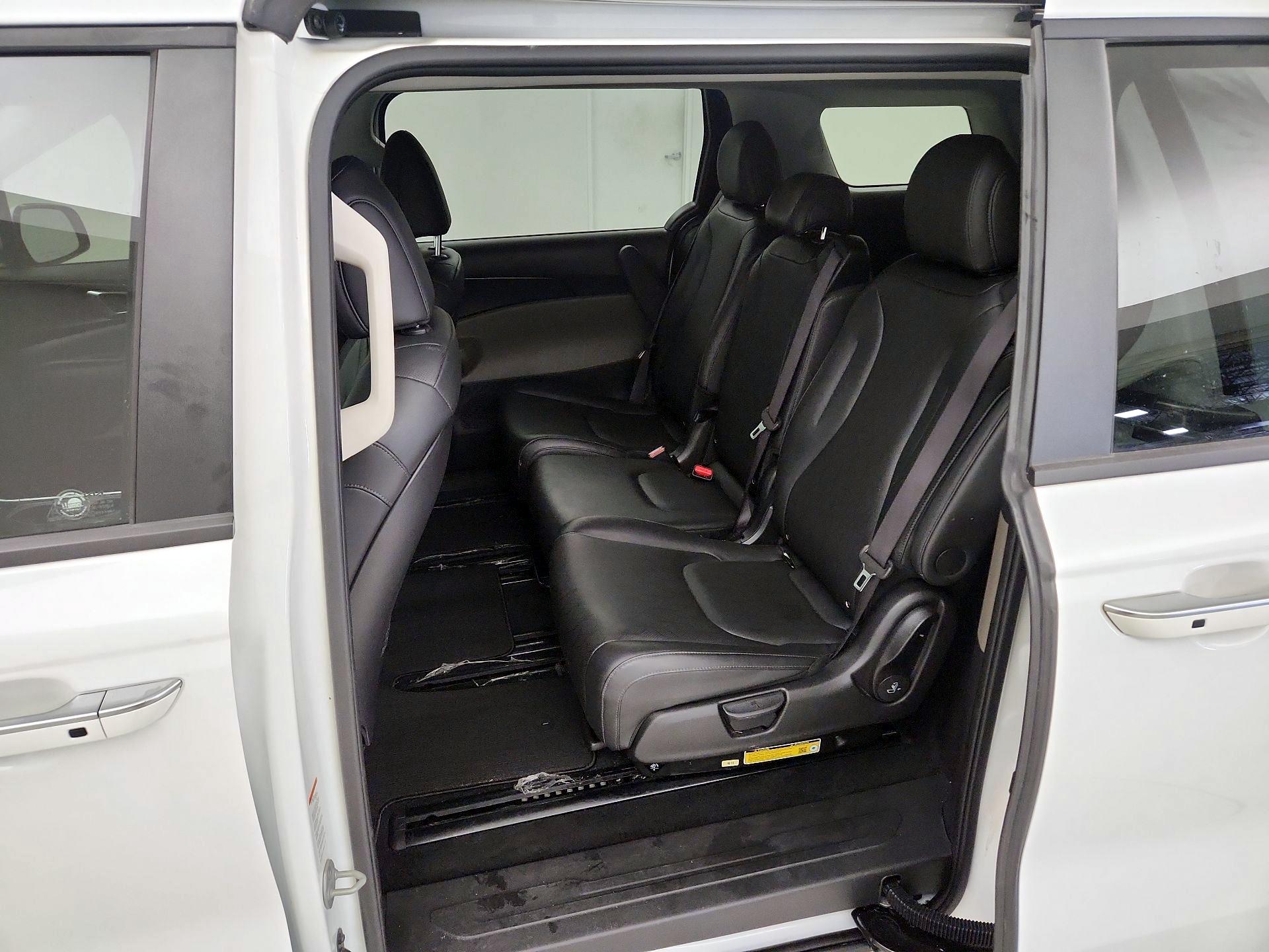 Thumbnail: 2025 Kia Carnival - 20