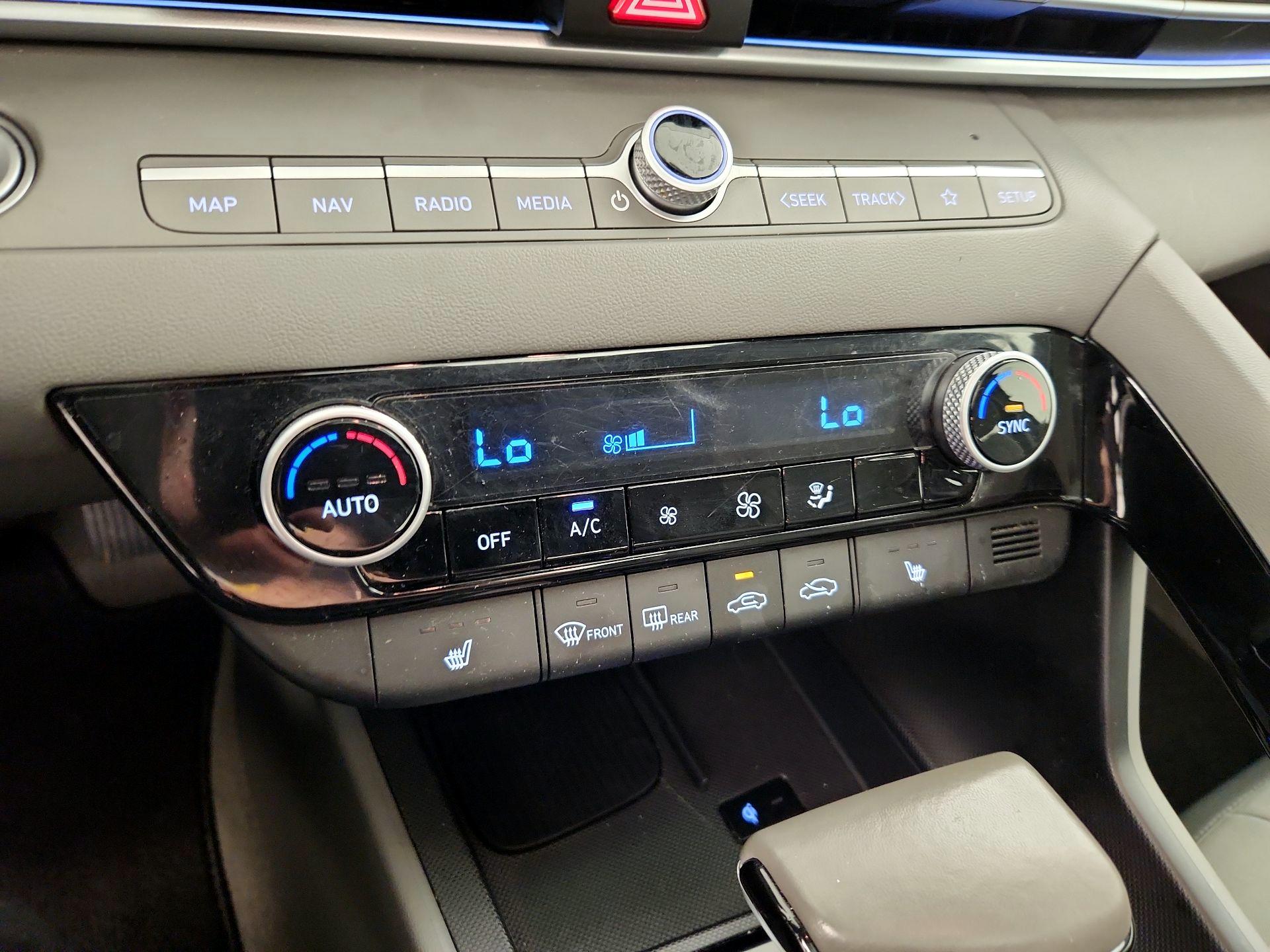 Thumbnail: 2024 Hyundai Elantra - 17