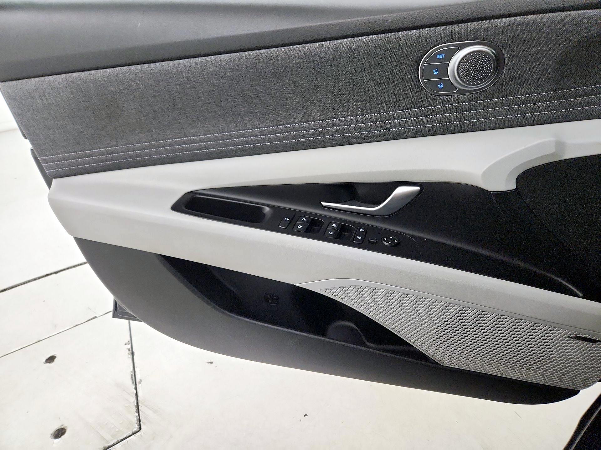 Thumbnail: 2023 Hyundai Elantra - 12