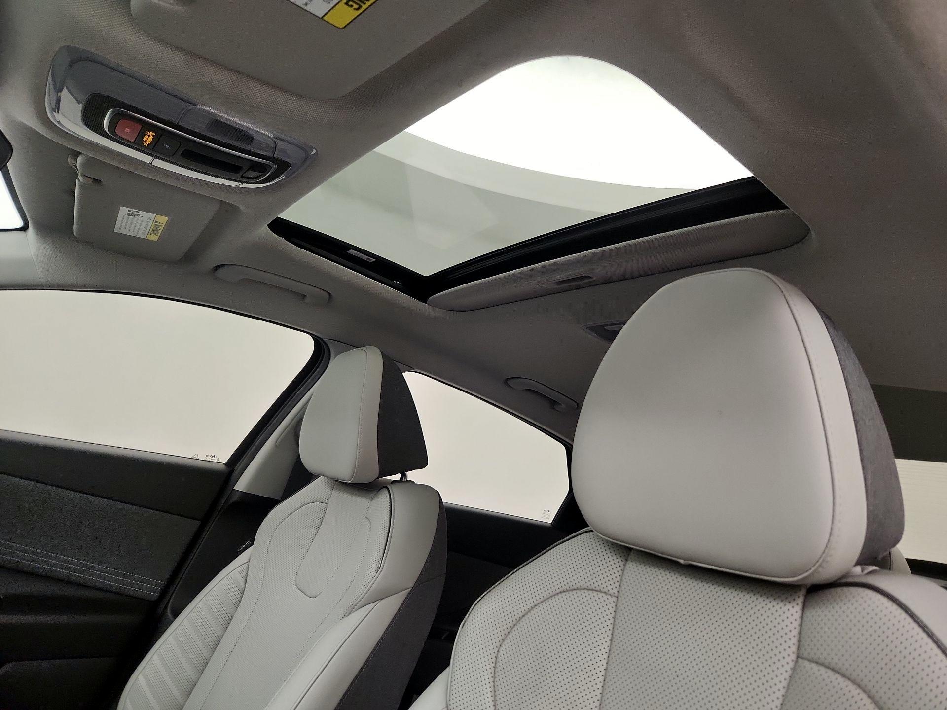 Thumbnail: 2023 Hyundai Elantra - 20