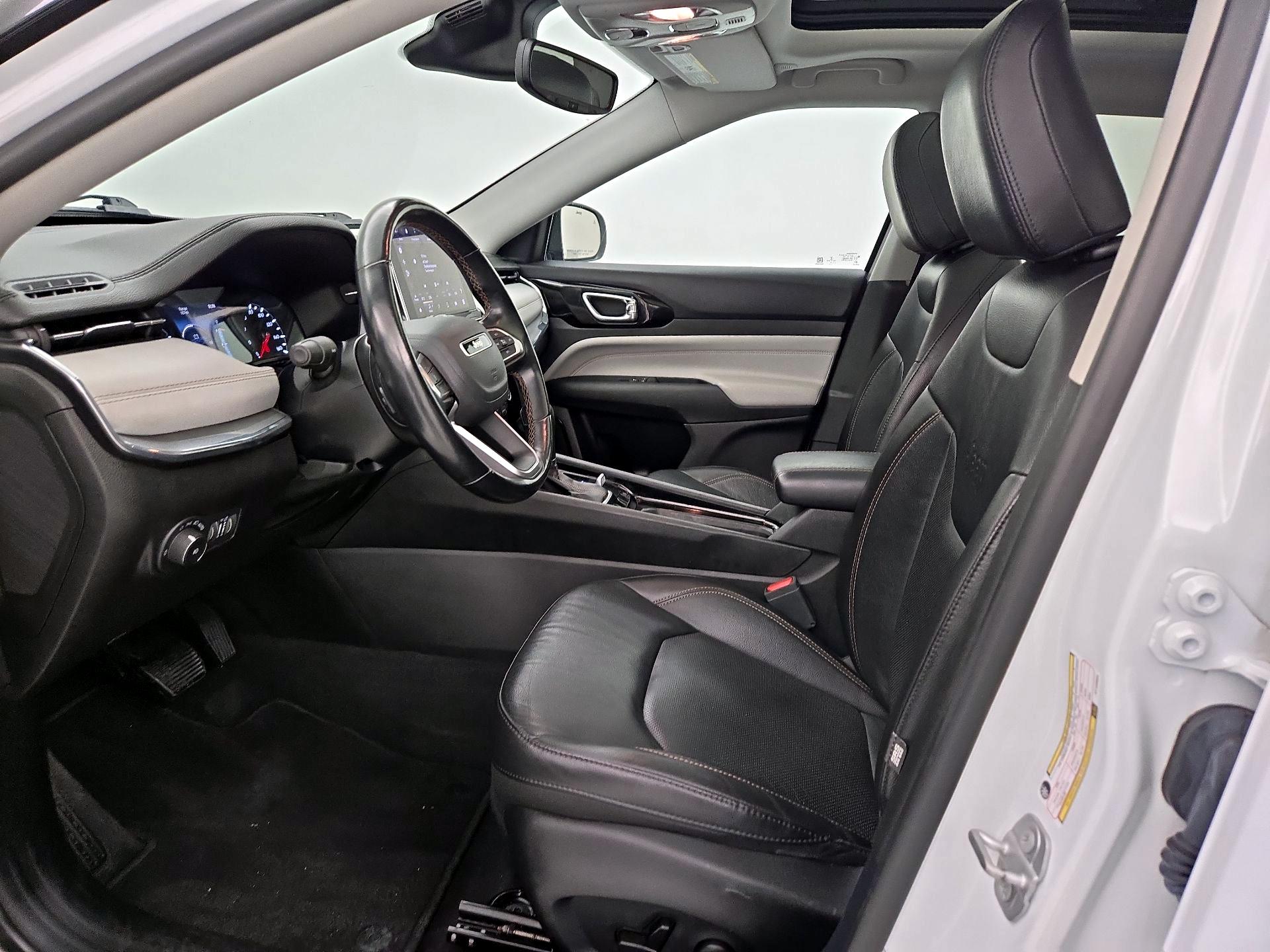 Thumbnail: 2022 Jeep Compass - 11