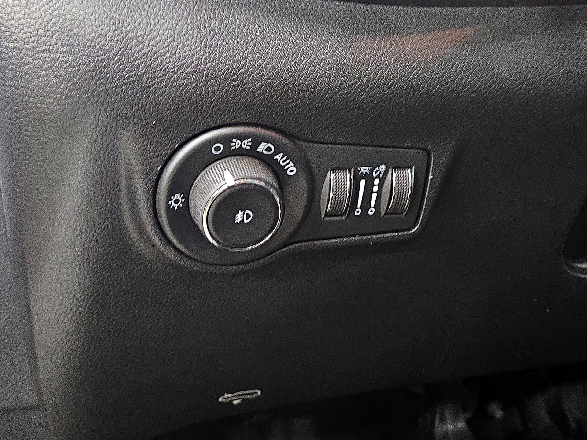 Thumbnail: 2022 Jeep Compass - 13