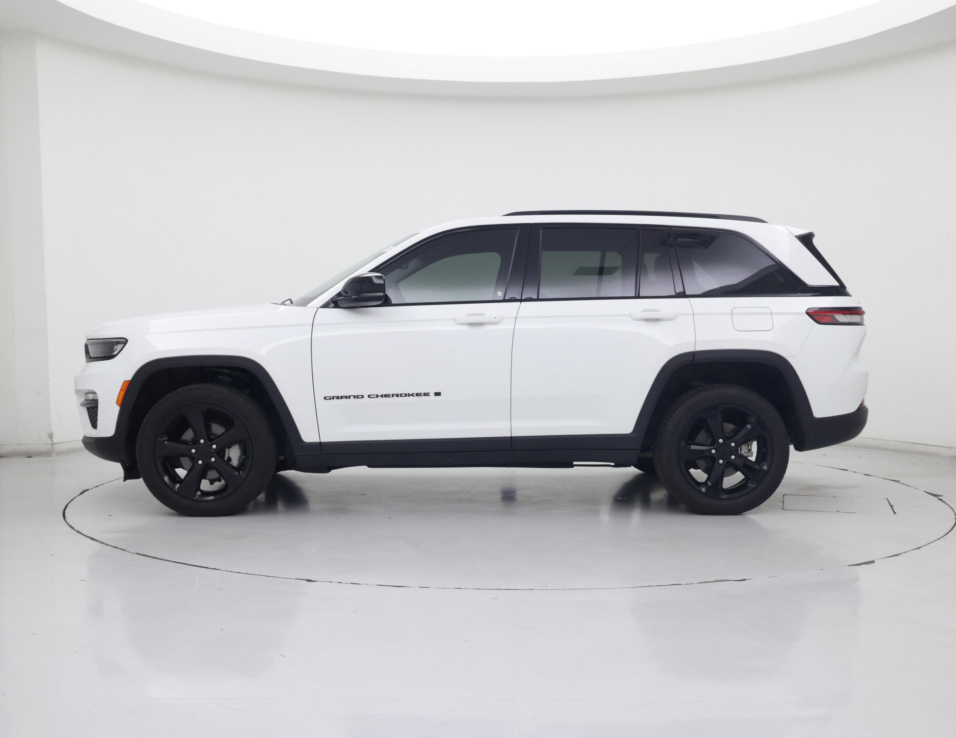 Thumbnail: 2023 Jeep Grand Cherokee - 3