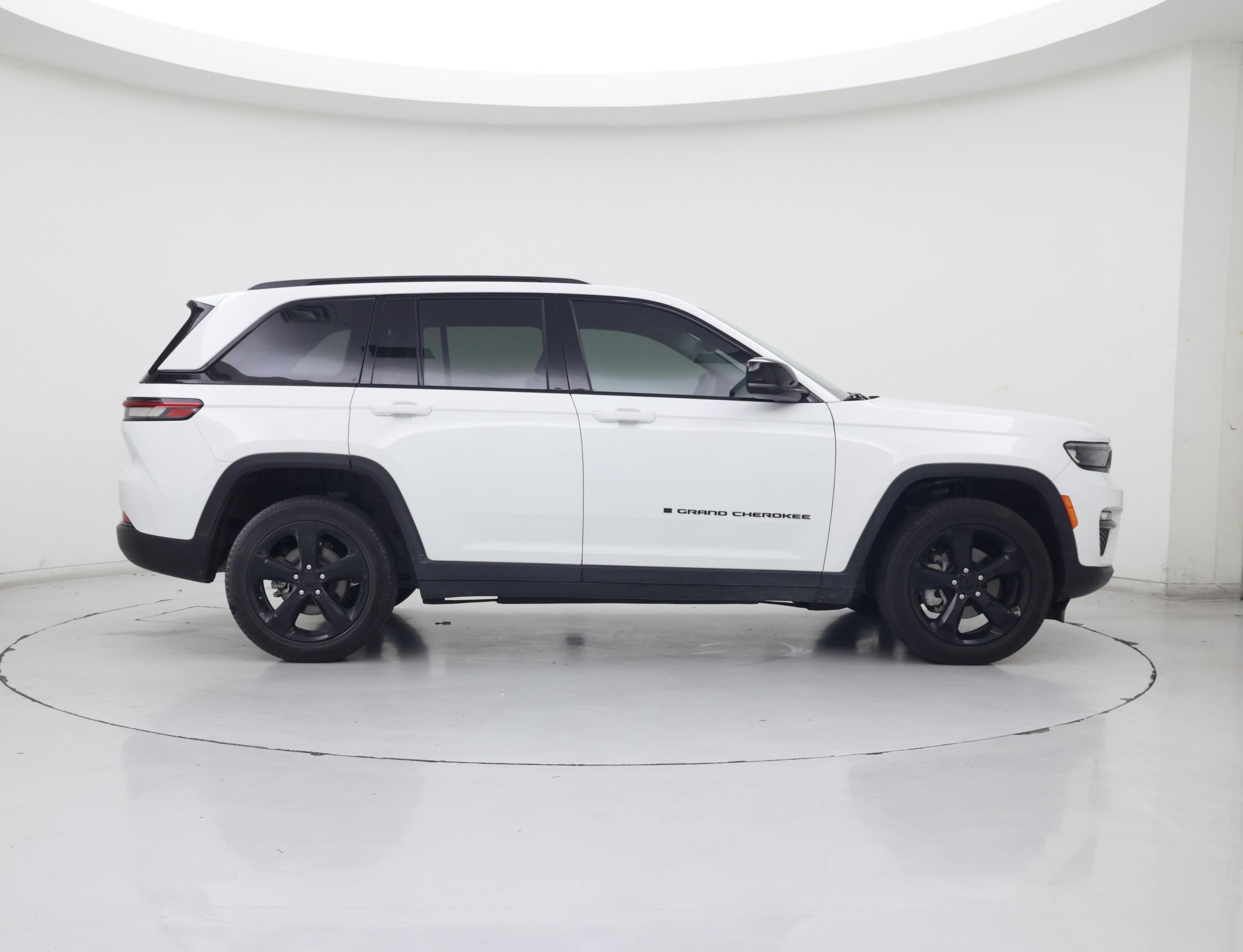 Thumbnail: 2023 Jeep Grand Cherokee - 7