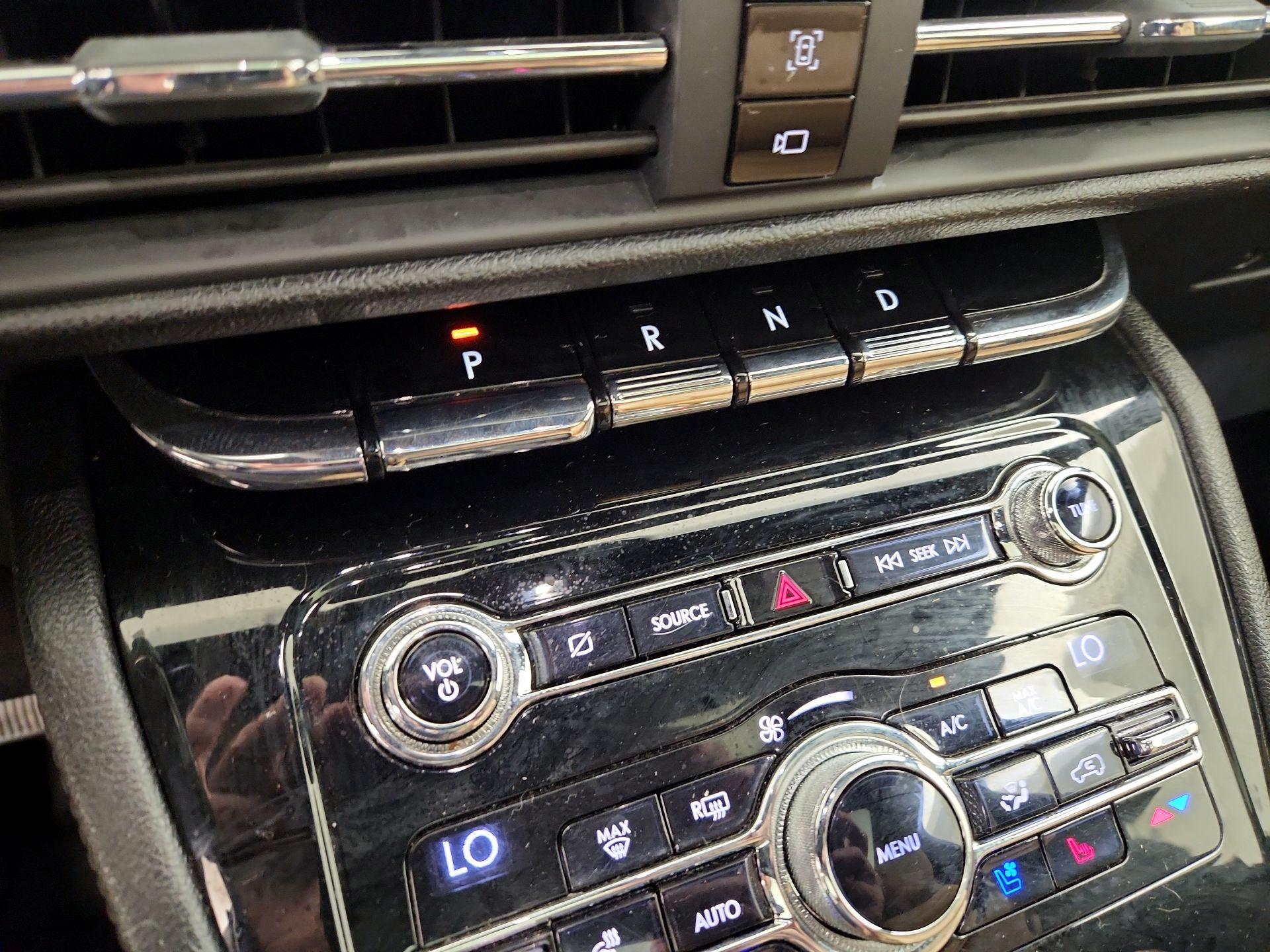 Thumbnail: 2020 Lincoln Corsair - 18