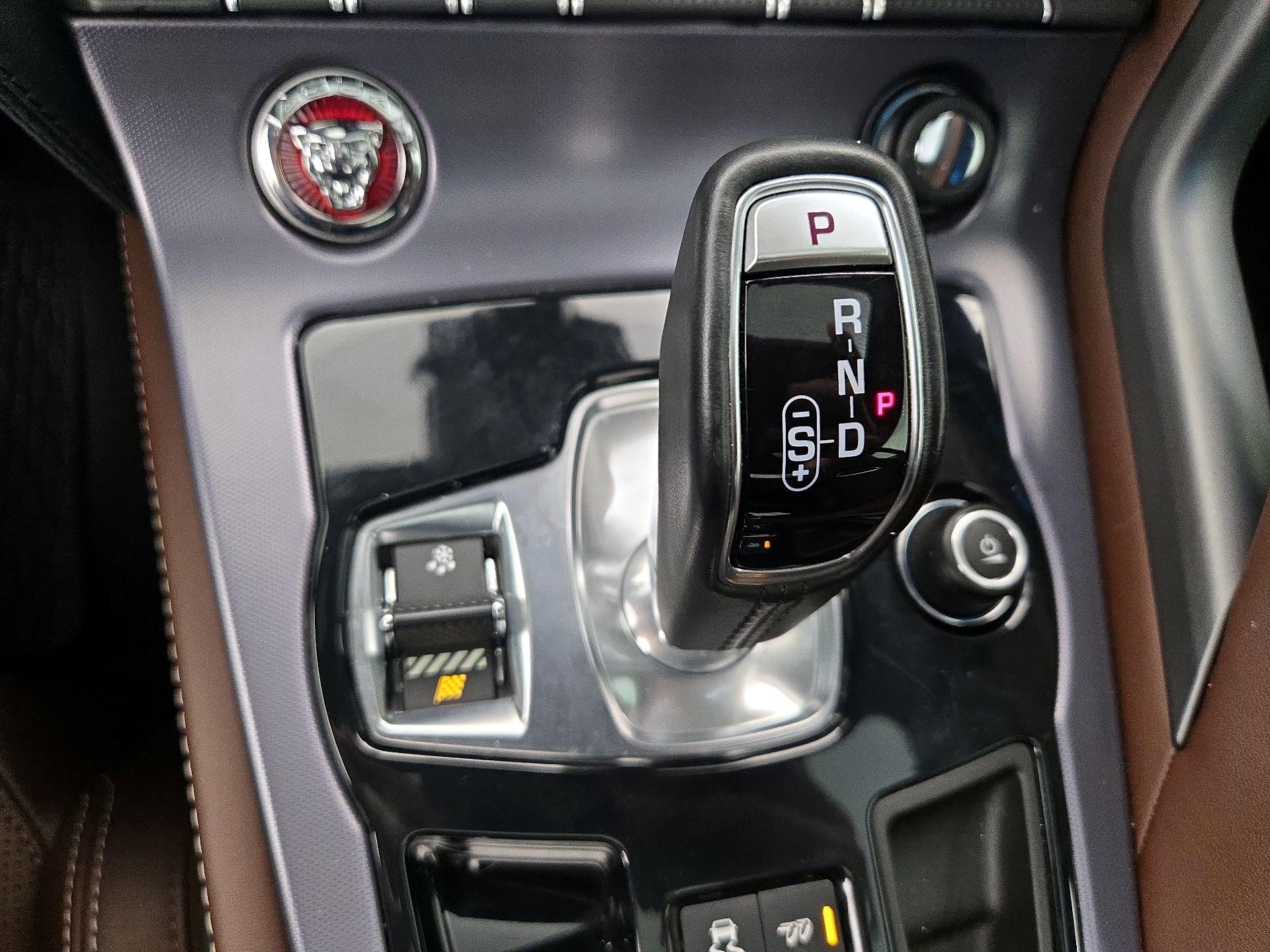 Thumbnail: 2020 Jaguar F-Type - 17