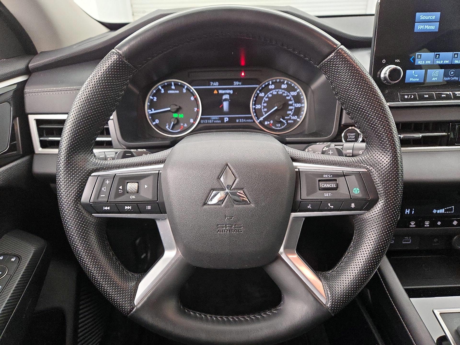 Thumbnail: 2024 Mitsubishi Outlander - 10