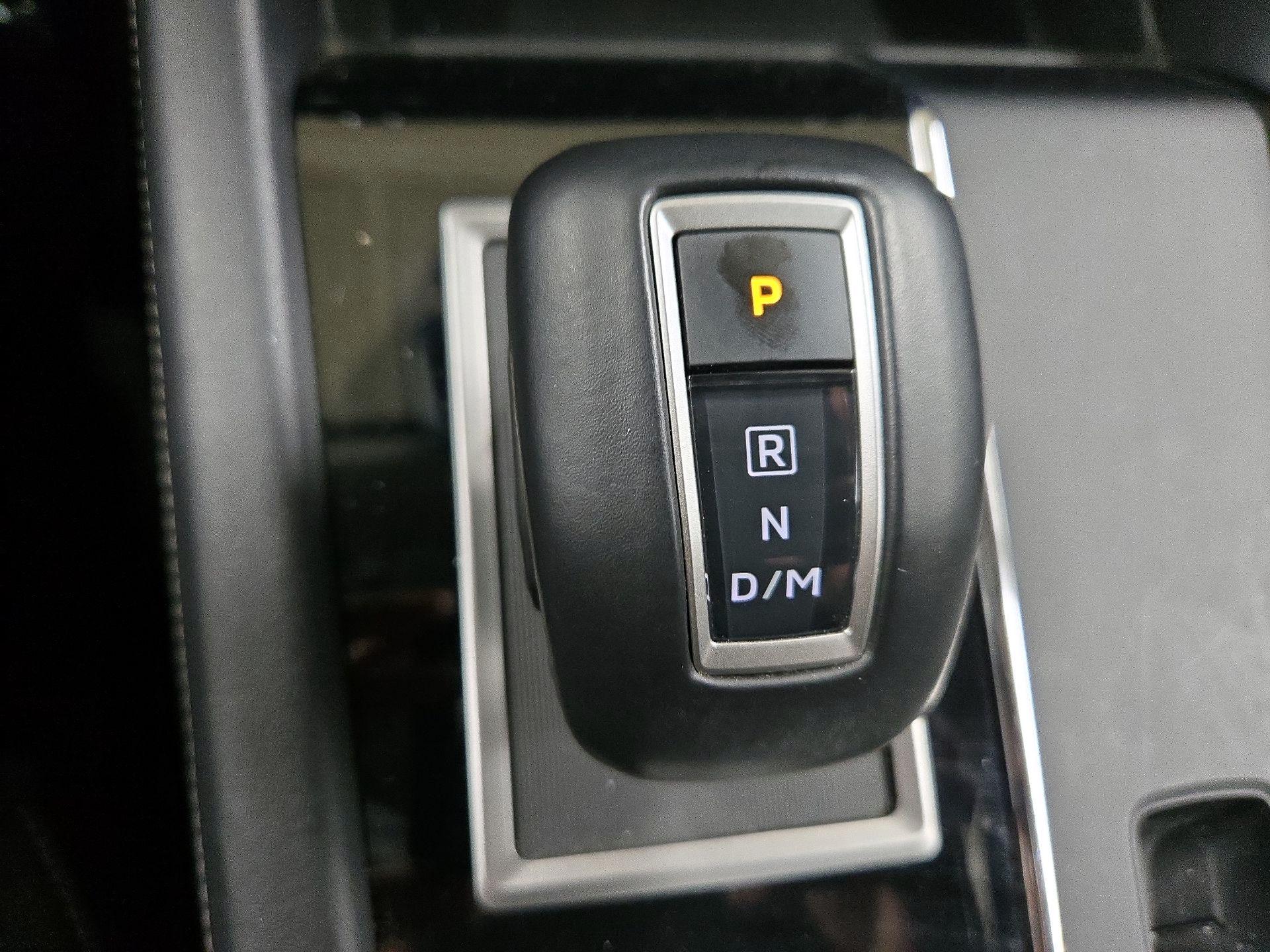 Thumbnail: 2024 Mitsubishi Outlander - 17