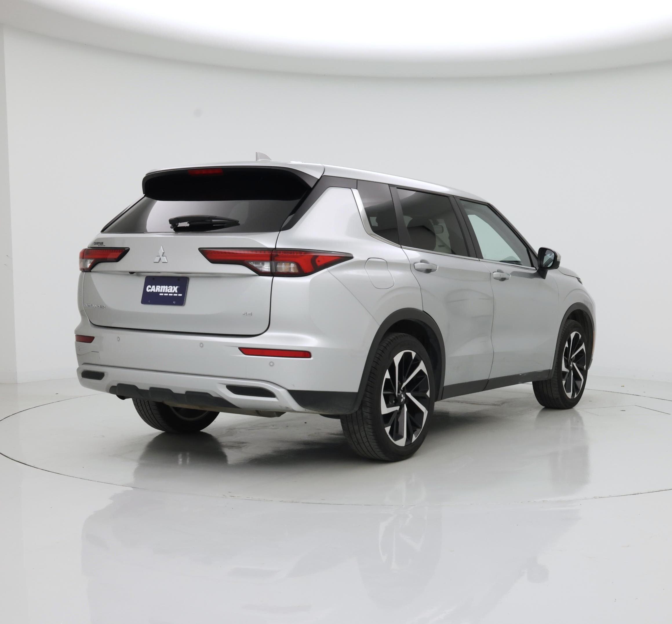 Thumbnail: 2024 Mitsubishi Outlander - 8