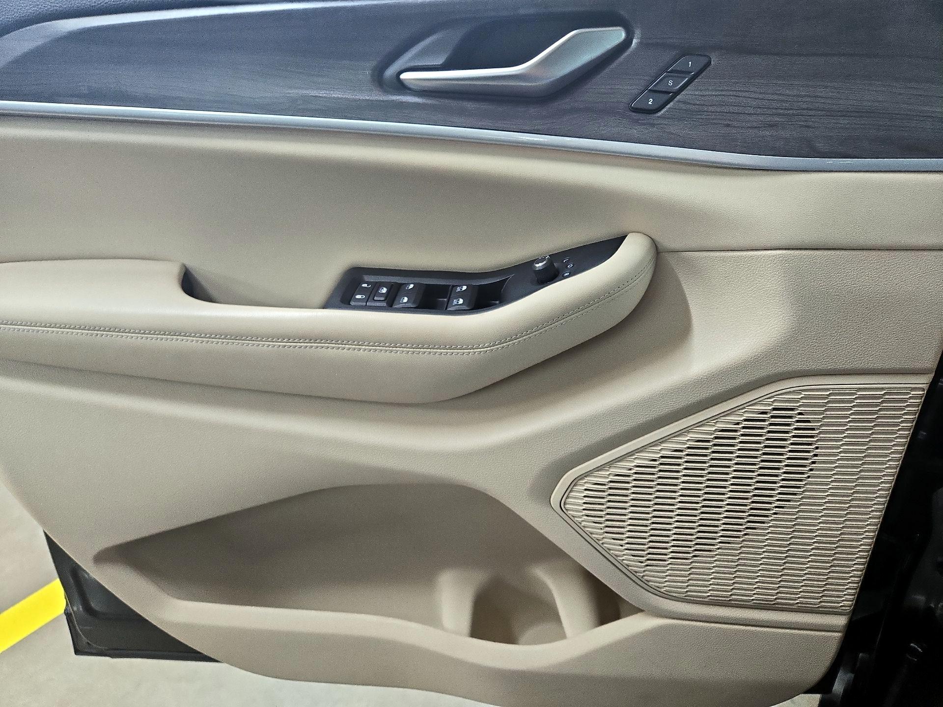 Thumbnail: 2023 Jeep Grand Cherokee L - 12