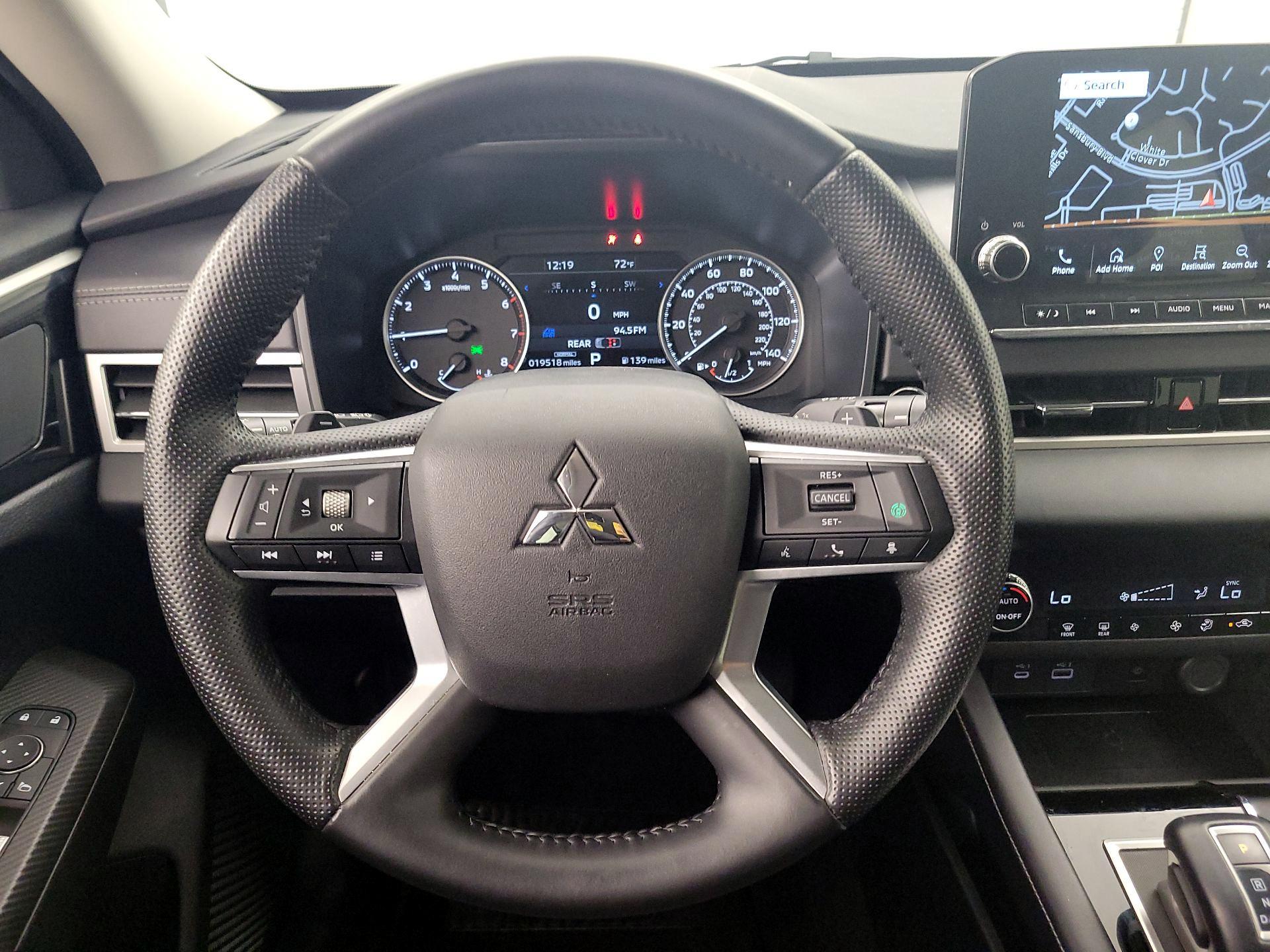 Thumbnail: 2024 Mitsubishi Outlander - 10