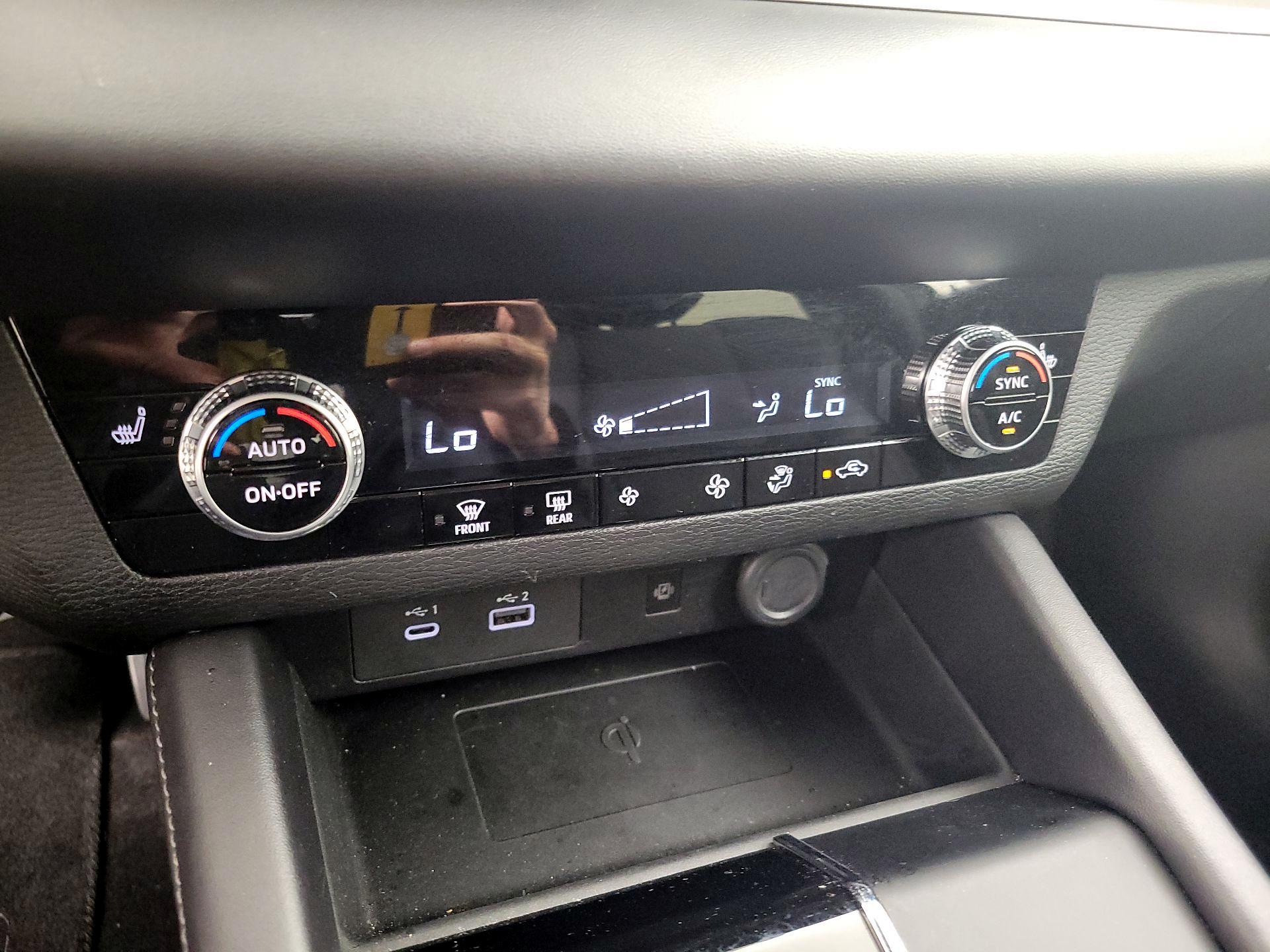 Thumbnail: 2024 Mitsubishi Outlander - 17