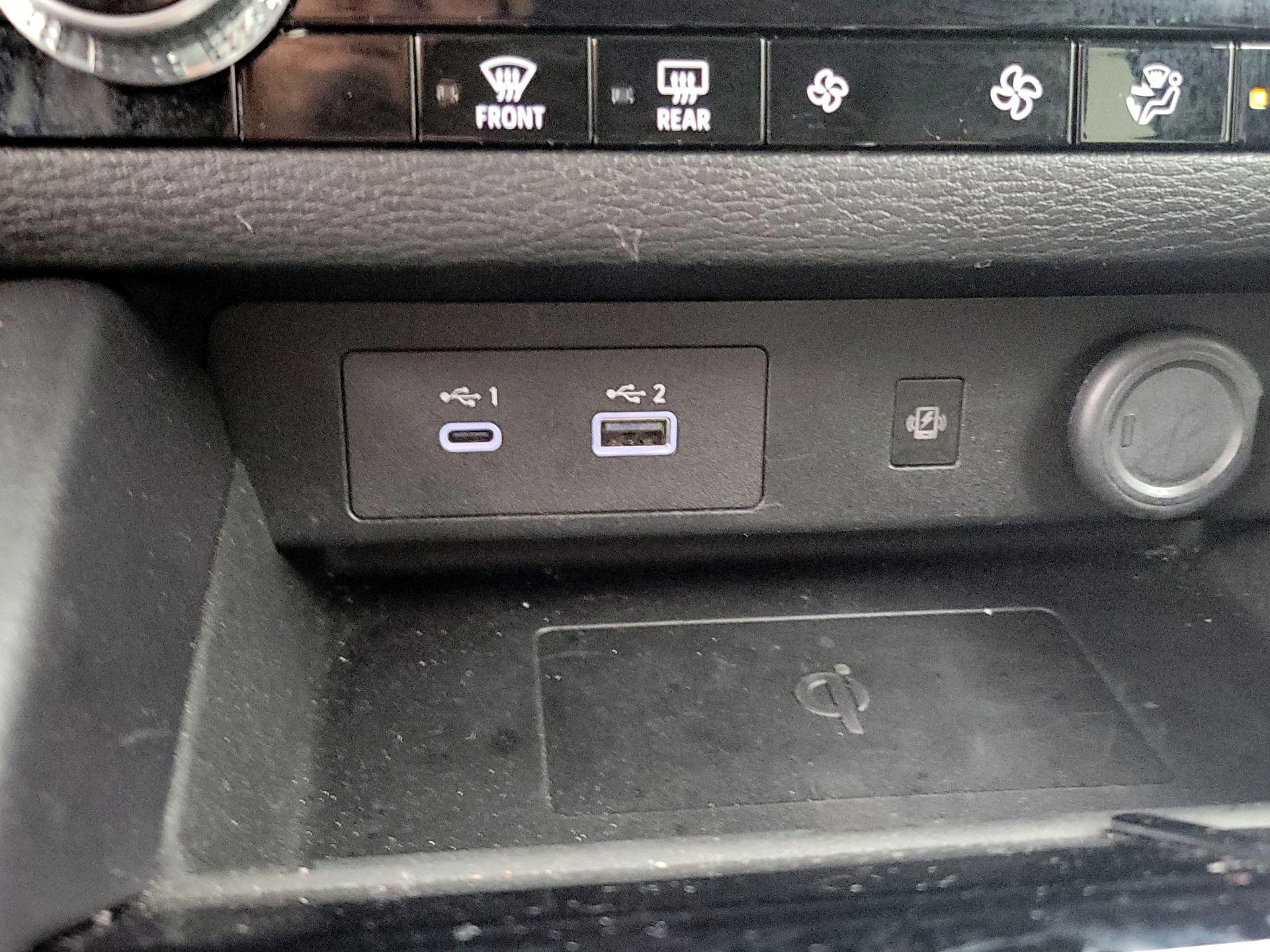 Thumbnail: 2024 Mitsubishi Outlander - 19