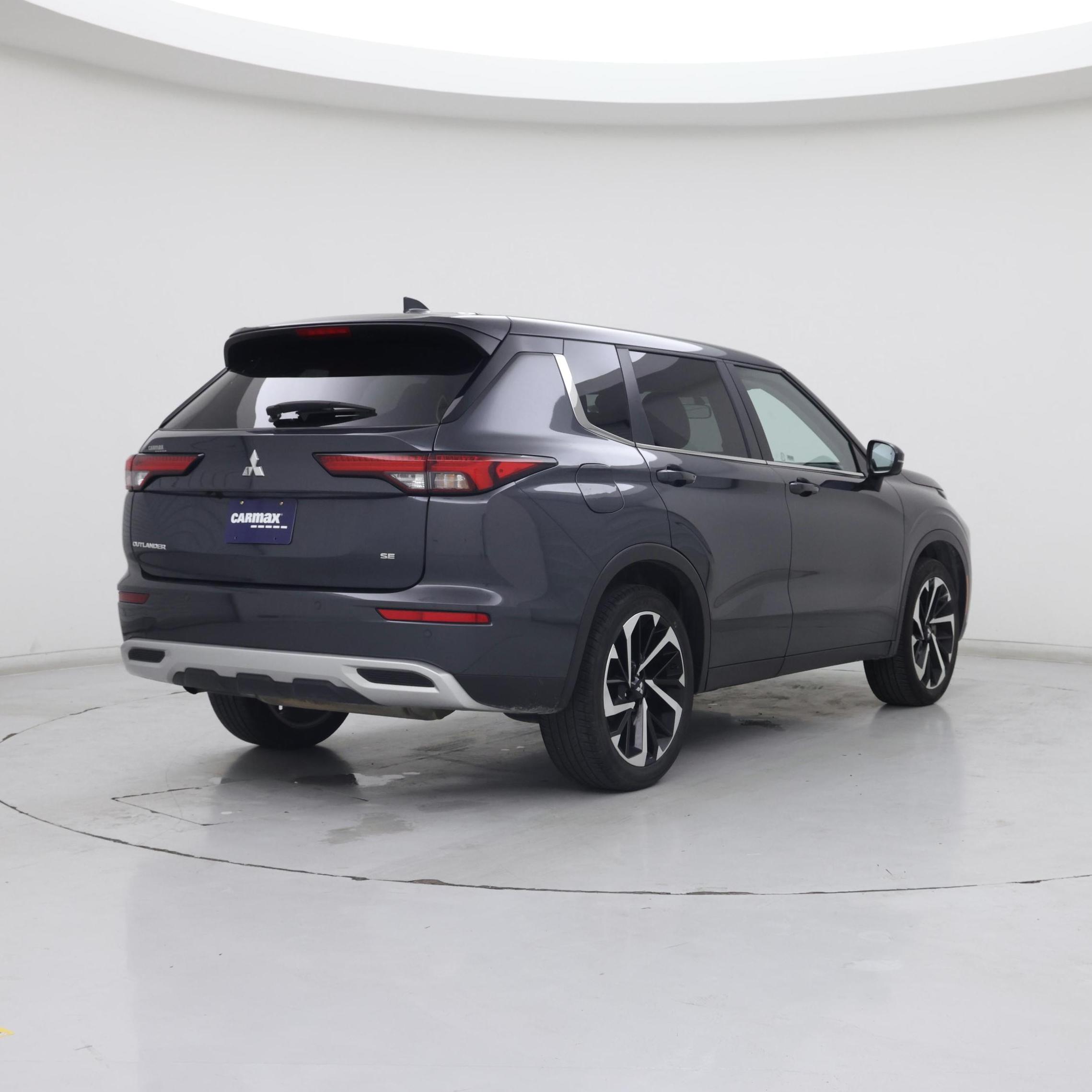 Thumbnail: 2024 Mitsubishi Outlander - 8