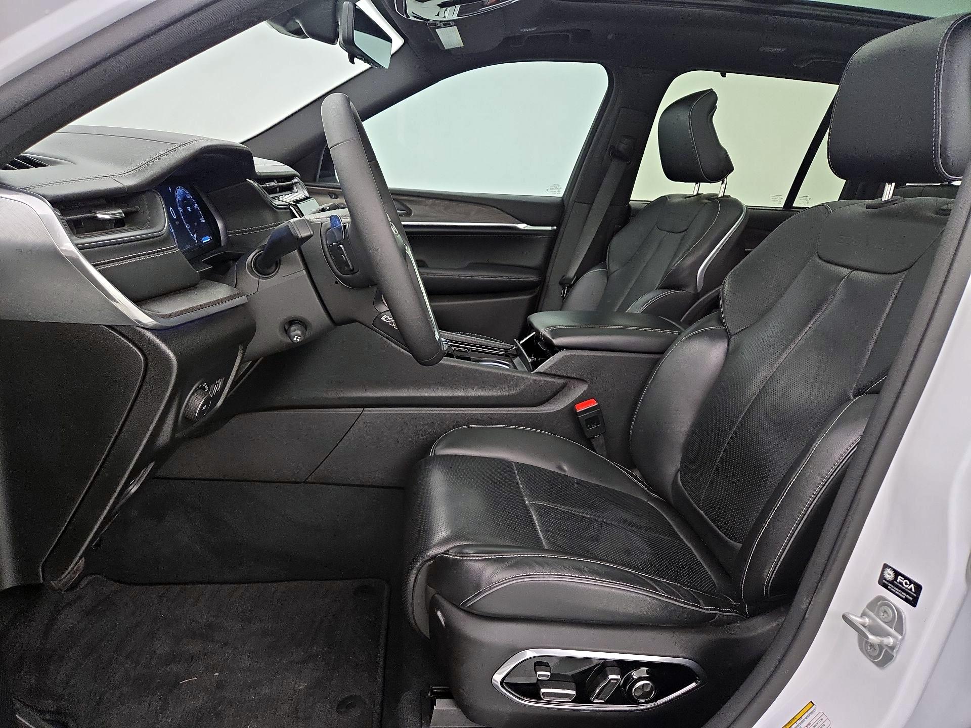 Thumbnail: 2023 Jeep Grand Cherokee - 11