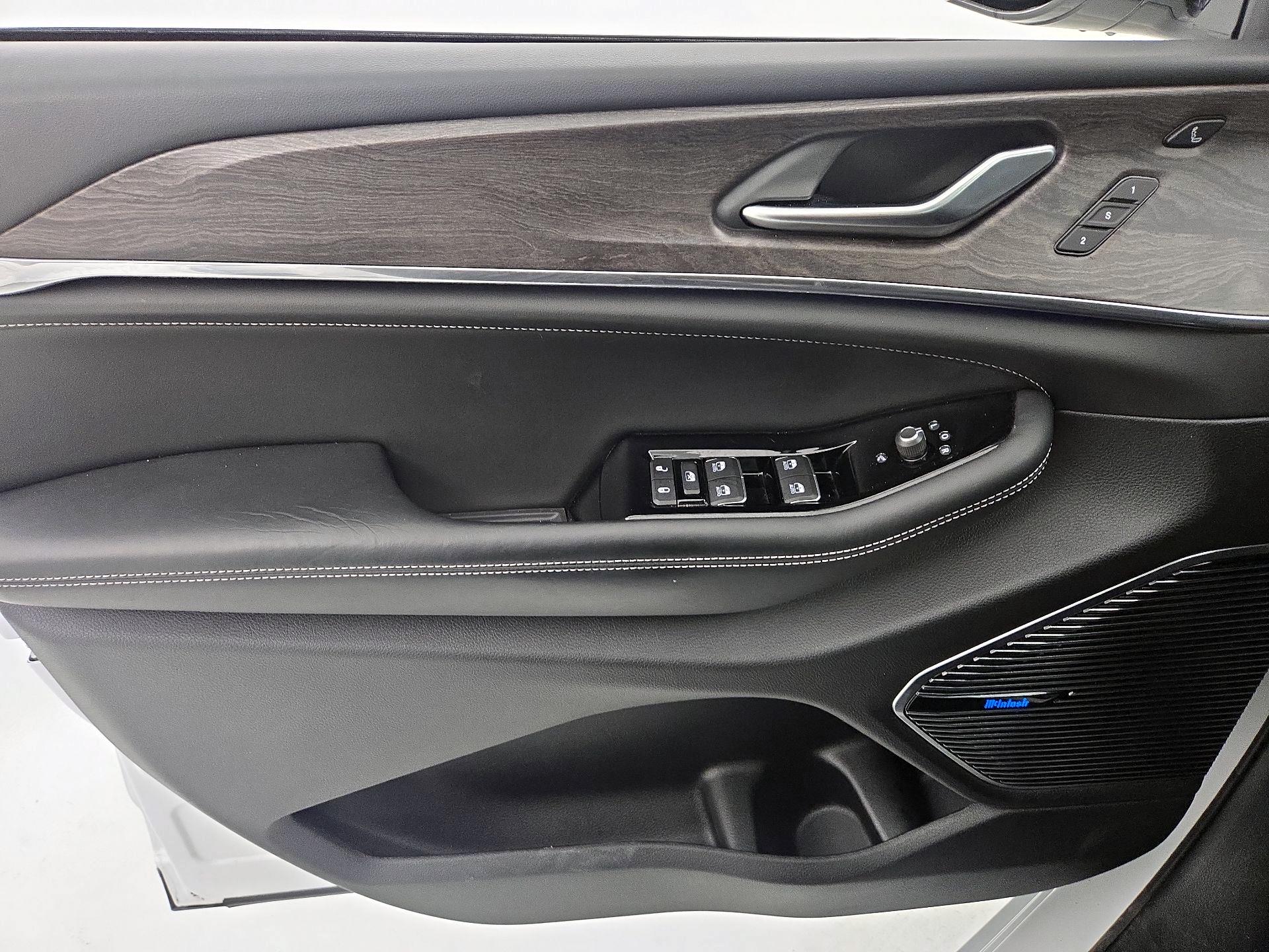 Thumbnail: 2023 Jeep Grand Cherokee - 12