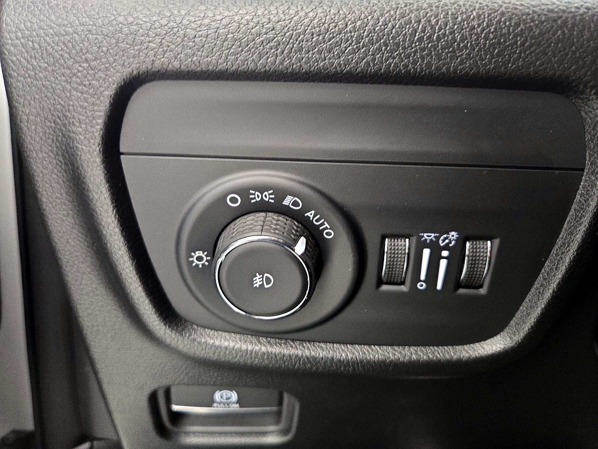 Thumbnail: 2023 Jeep Grand Cherokee - 13