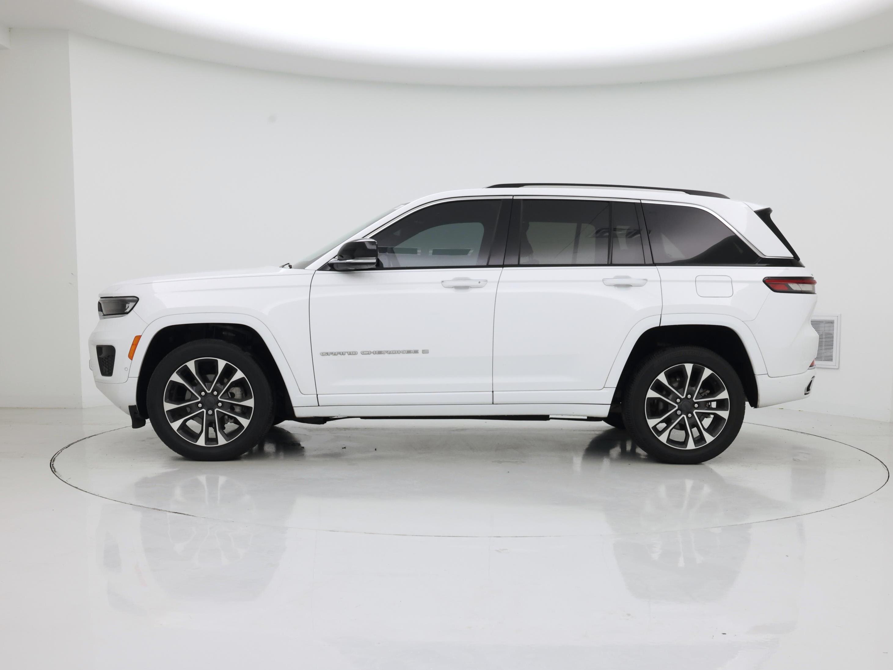 Thumbnail: 2023 Jeep Grand Cherokee - 3