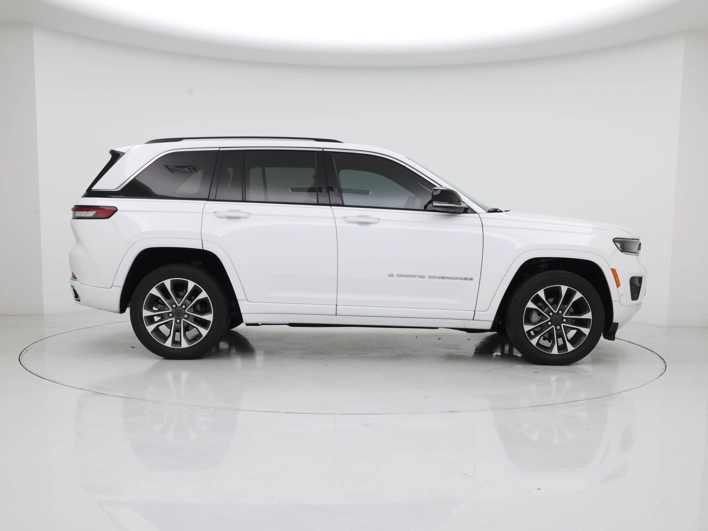 Thumbnail: 2023 Jeep Grand Cherokee - 7