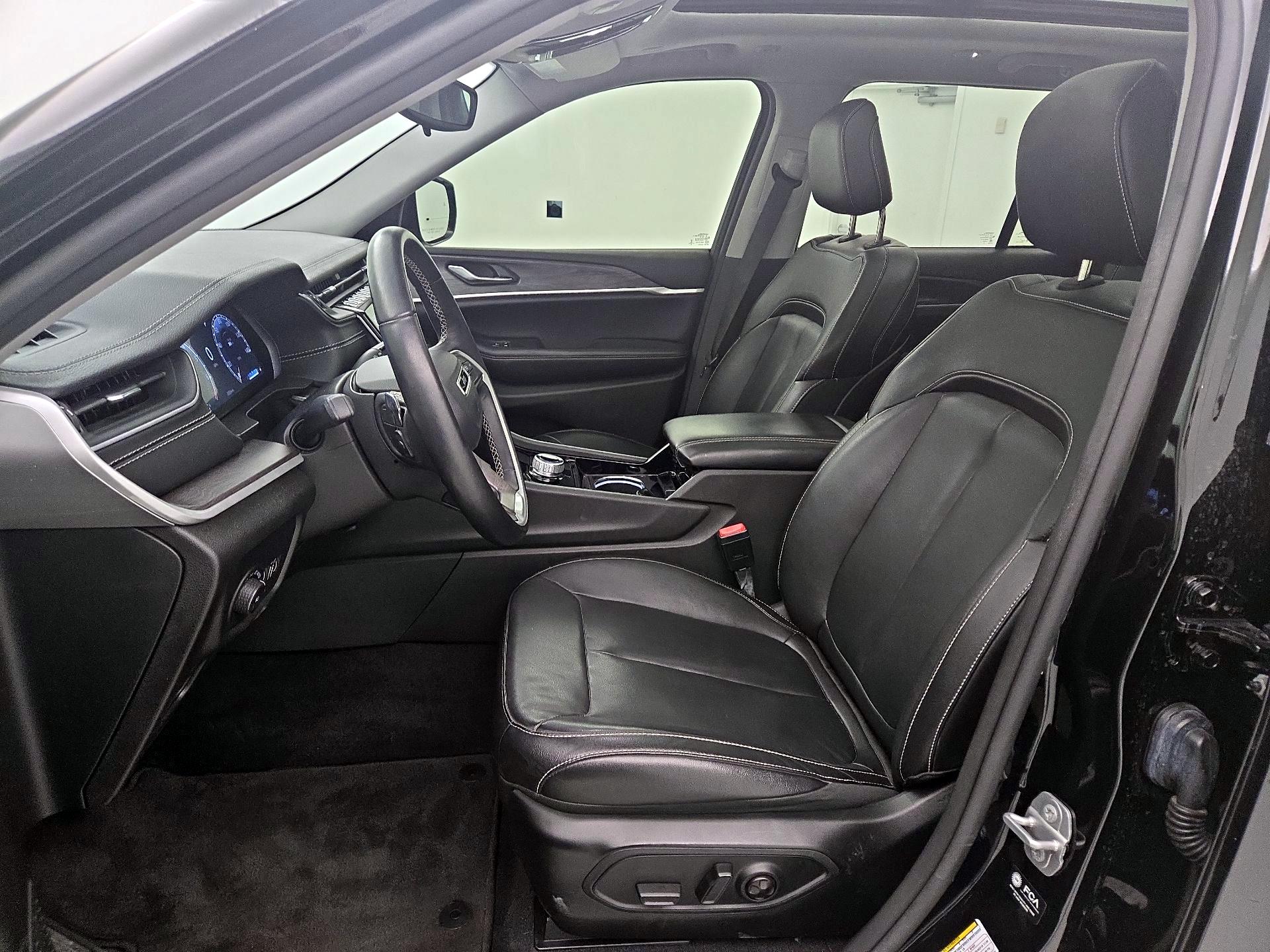 Thumbnail: 2022 Jeep Grand Cherokee - 11