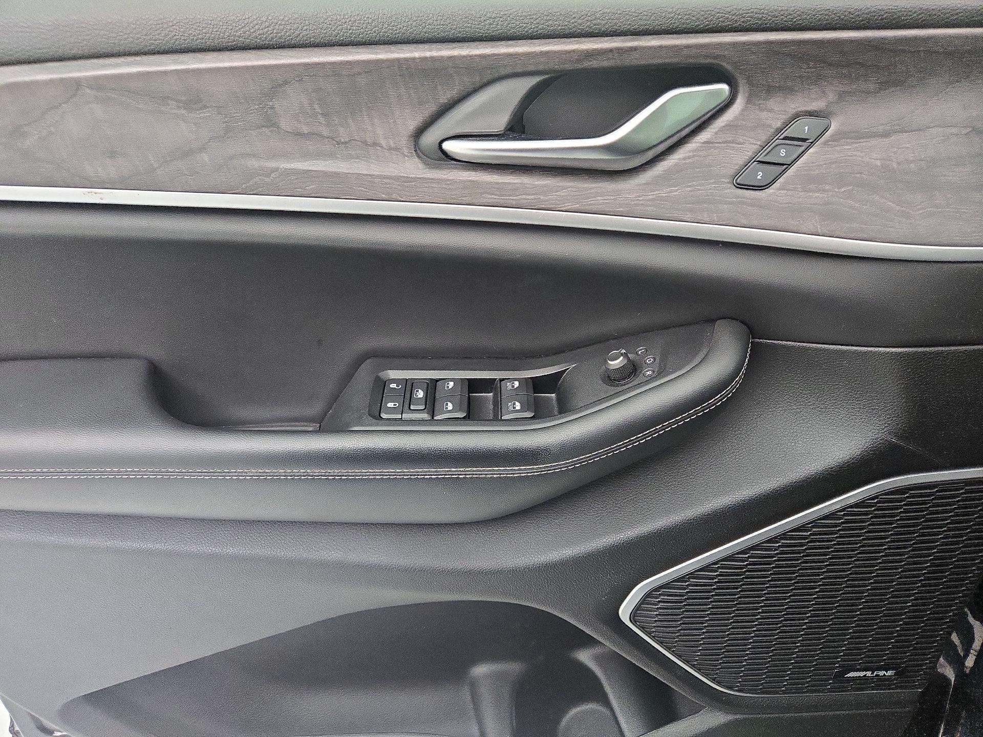 Thumbnail: 2022 Jeep Grand Cherokee - 12