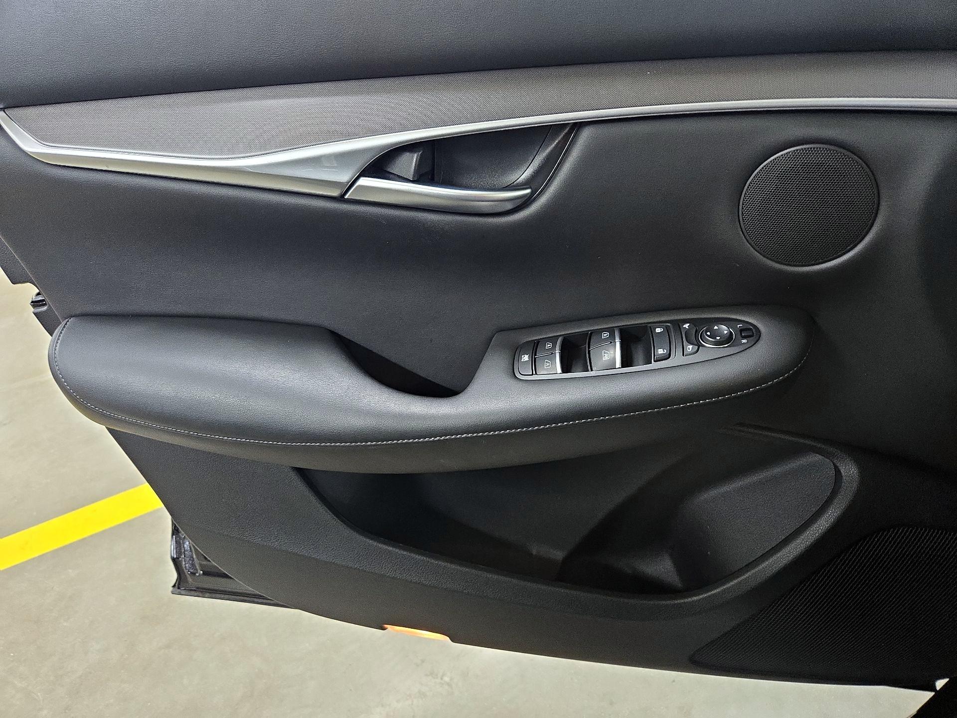 Thumbnail: 2022 INFINITI QX50 - 12